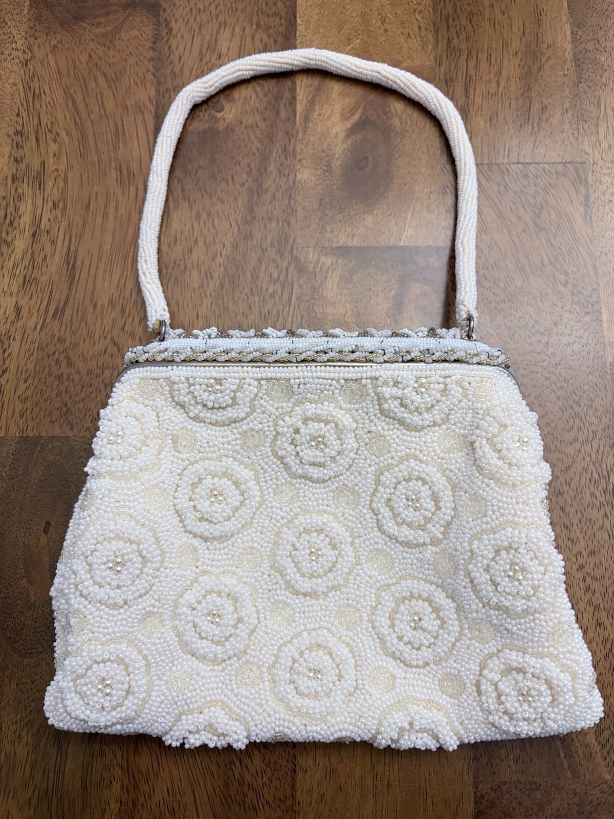 Walborg White Hand Beaded Floral Top Handle Bag Kiss Lock Silver Hardware Lined