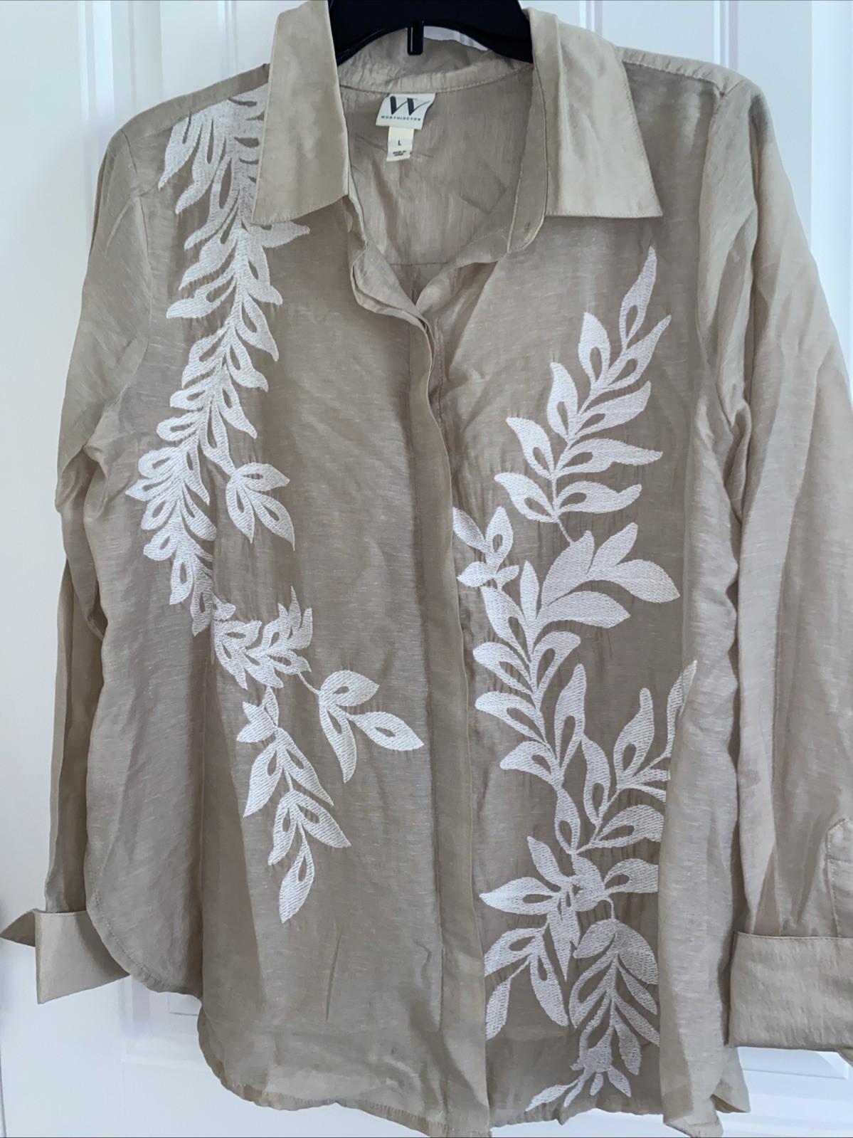 Worthington Women’s Long Sleeve Embroidered Blouse-Beige / White. NWOT Size L.