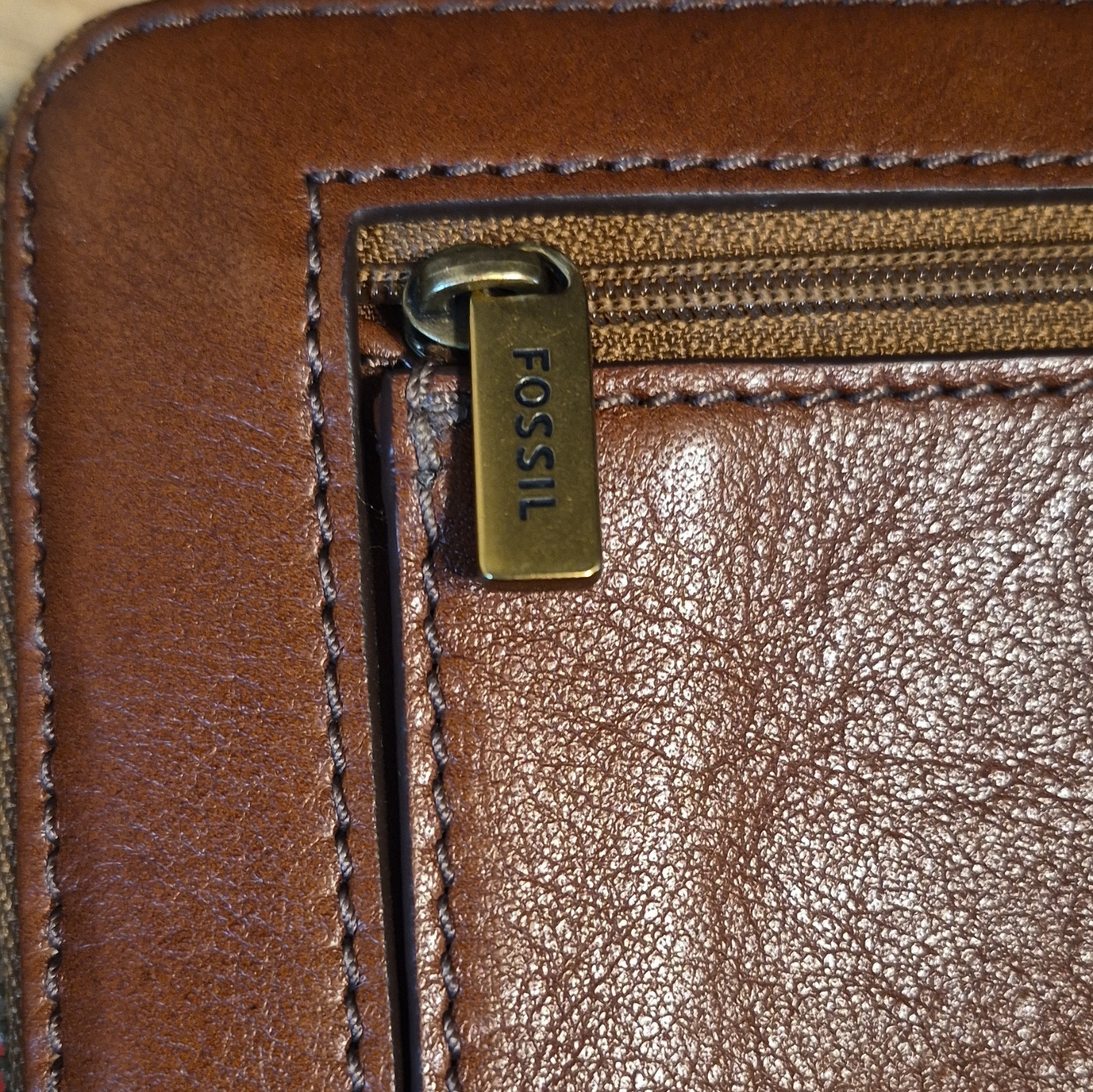 Fossil Brown Solid Zip-Around Wristlet Wallet Credit Card Slots Folding