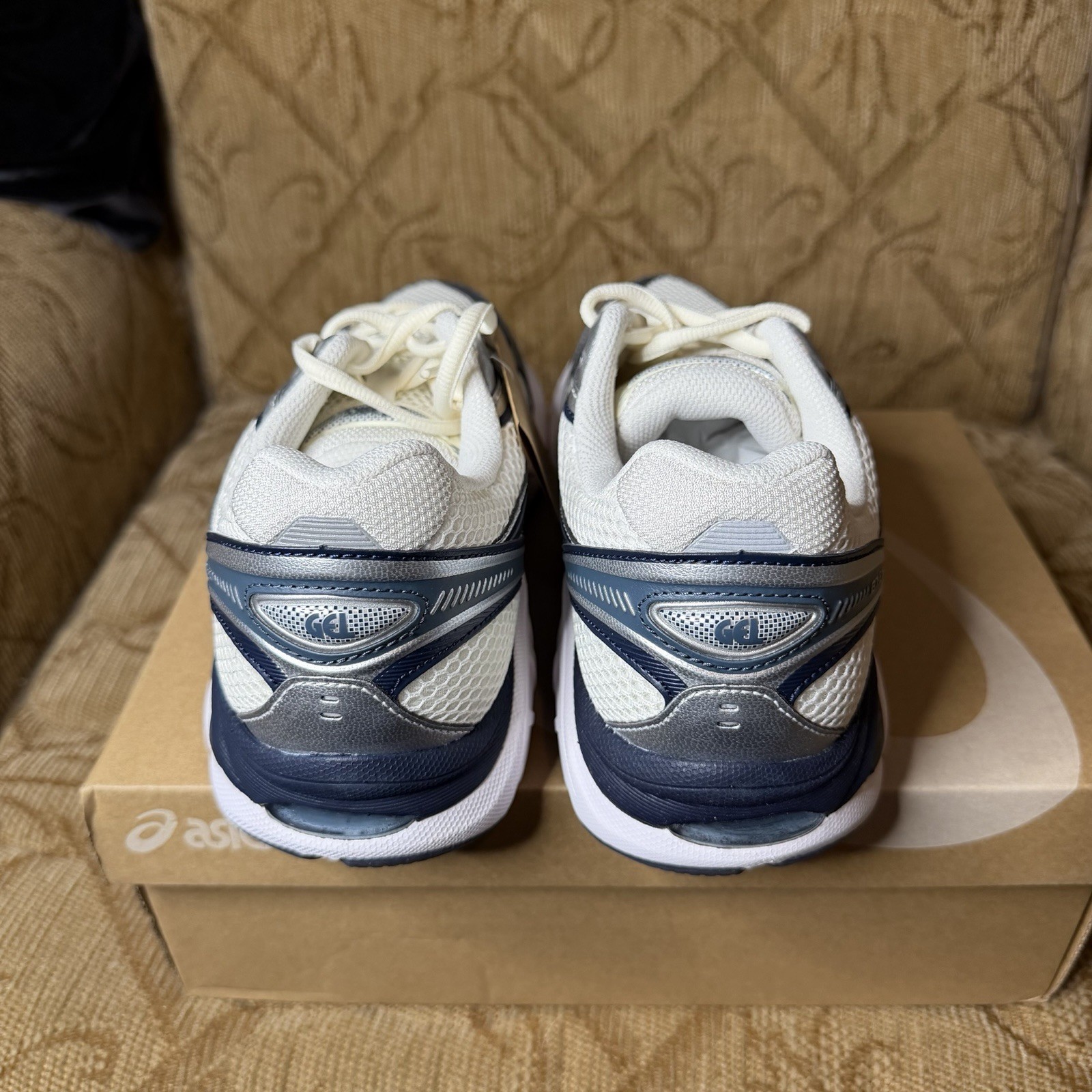 ASICS GT-2160 Cream/ Raw Indigo Size 9 BRAND NEW 1203A275-117