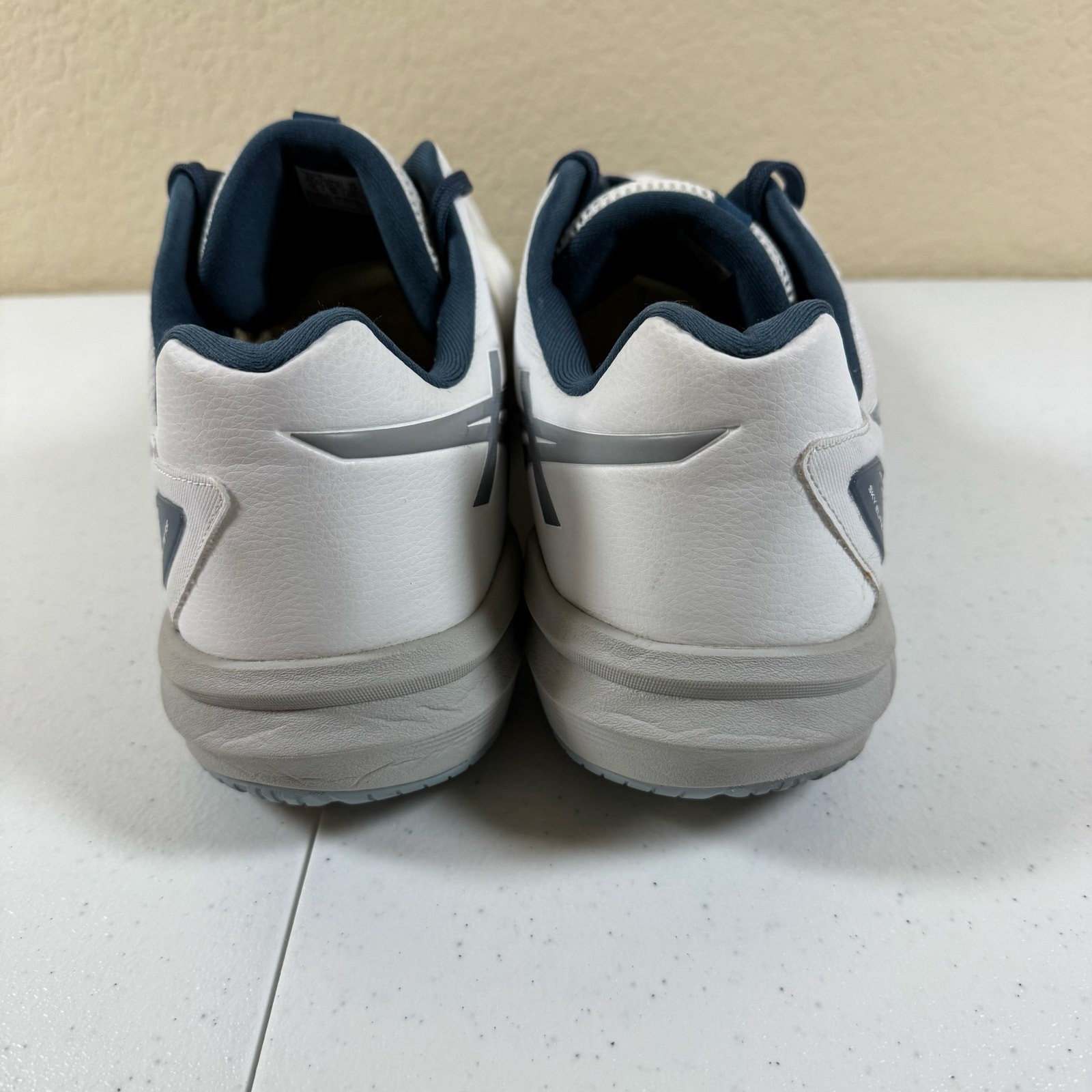 Asics Sky Elite FF 3 100 White Gray Volleyball Shoes Mens Sz 16 No Insoles Read