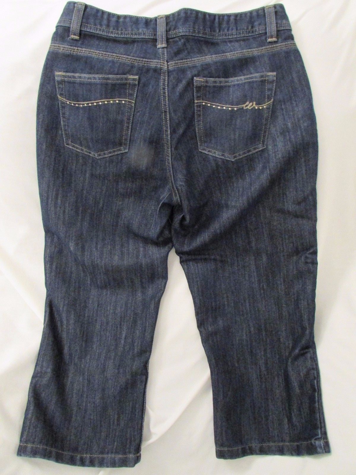 Ladies “Wranglers” Size 6M (W30 X L21) Blue, Cotton / Polyester Blend, Capris