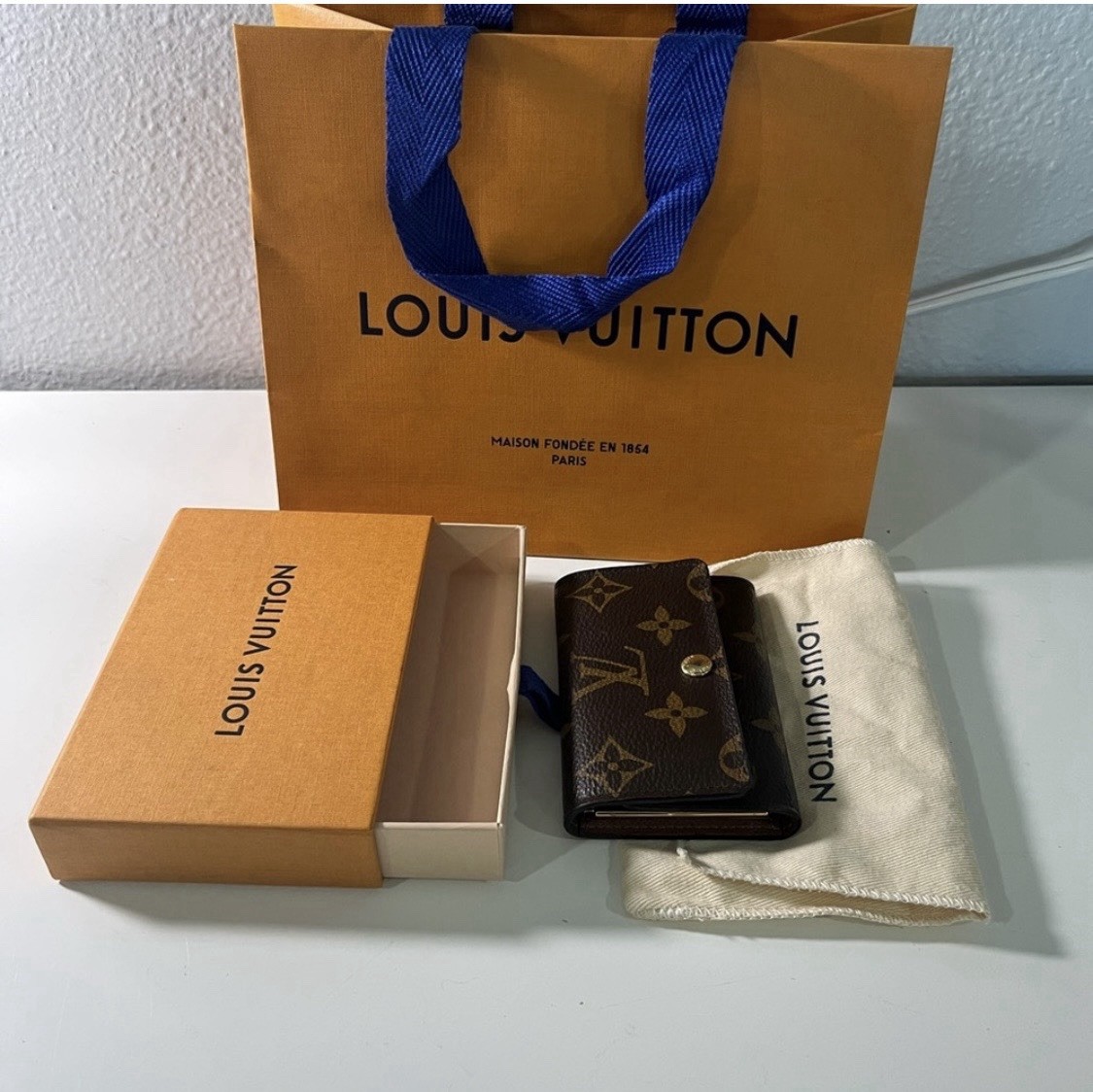 Louis Vuitton Monogram Leather 6-Key Key Case Brown