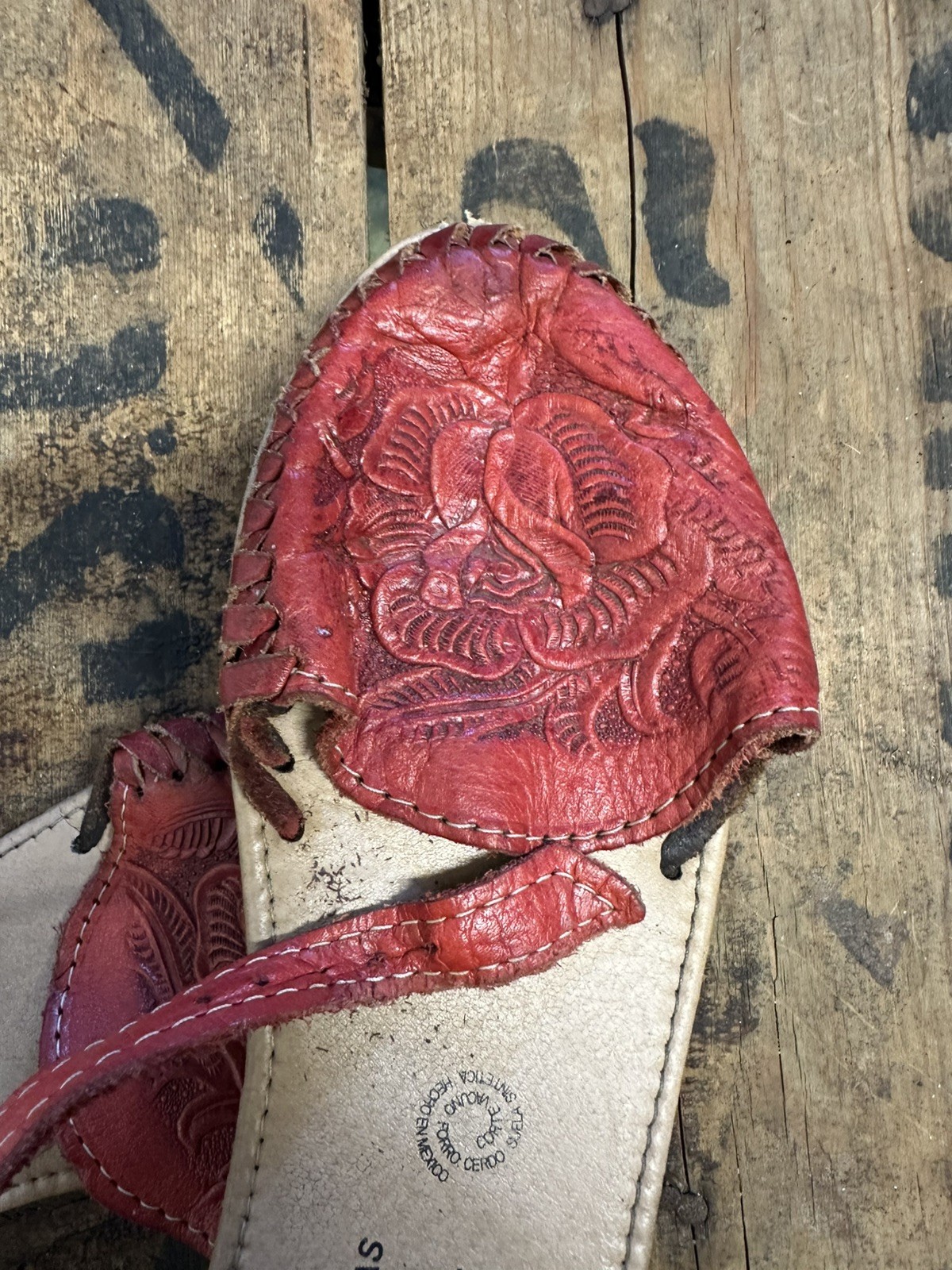 BEAUTIFUL MEXICAN style sandals size 10.5/11 Red Rose pattern. Please see pics.