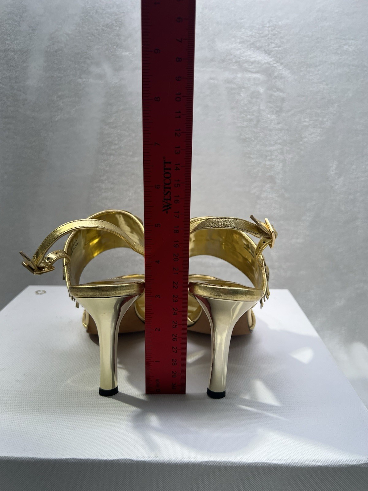 Jessica Bennett Gold Metallic Leather Fringe Stiletto Heels 6M Slingback Sandals