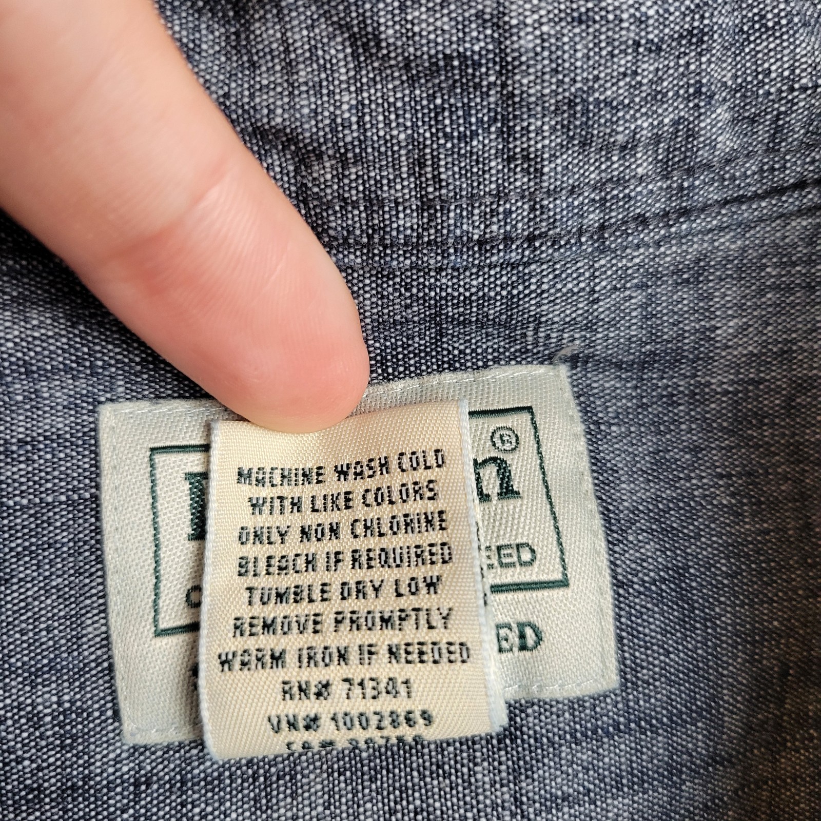 LL Bean Chambray Shirt Mens 2XL Blue Long Sleeve Pocket Slightly Fitted Stretch