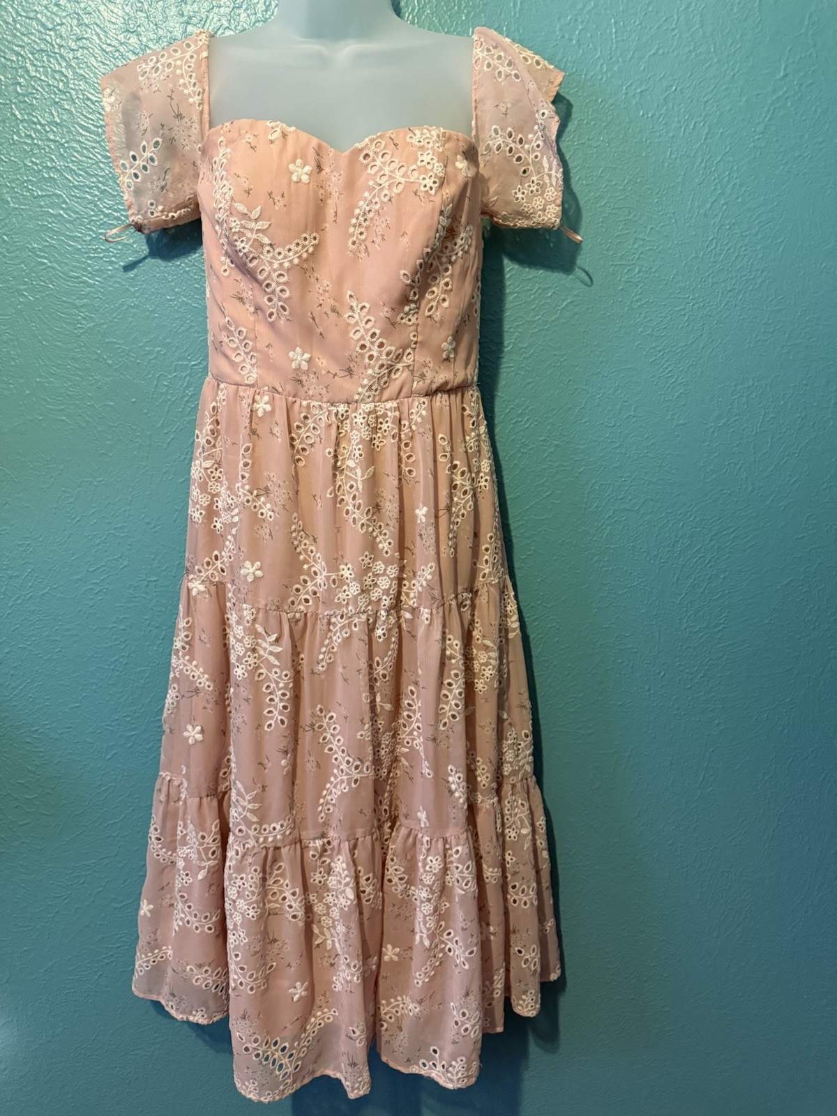 Dress the Population Pink Embroidered Lace Sweetheart Puff Sleeve Midi S