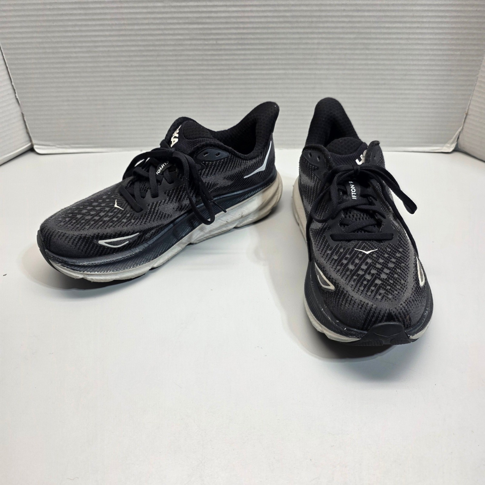 Hoka Clifton 9 Mens Black White Running Shoes Sneakers 1127895 BWHT Size 7D