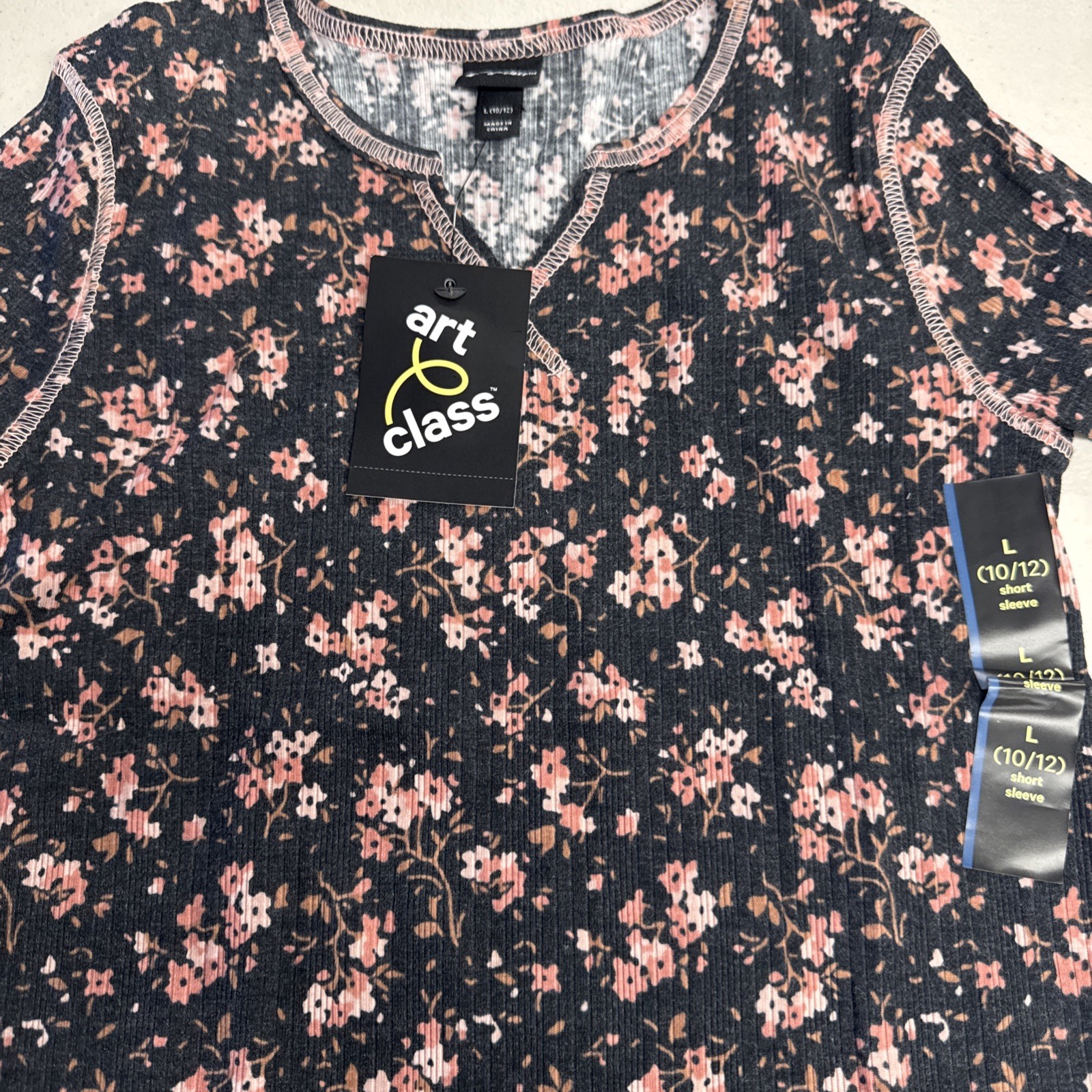 Art Class Girls’ Short Sleeve Notch-Front T-Shirt Size Large 10/12 NWT