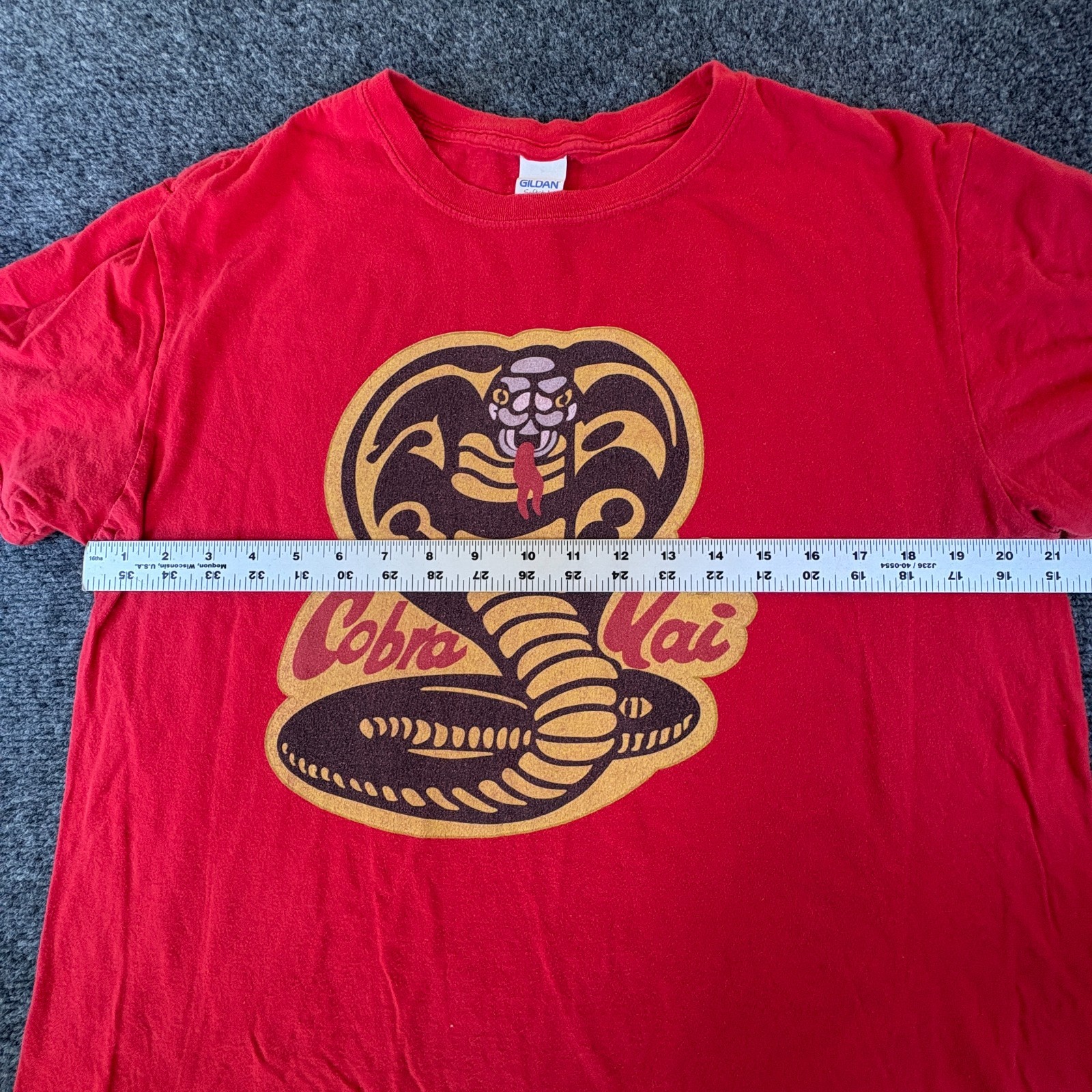 Gildan Softstyle Cobra Kai T-Shirt Mens Large Red Graphic Print Cotton Casual