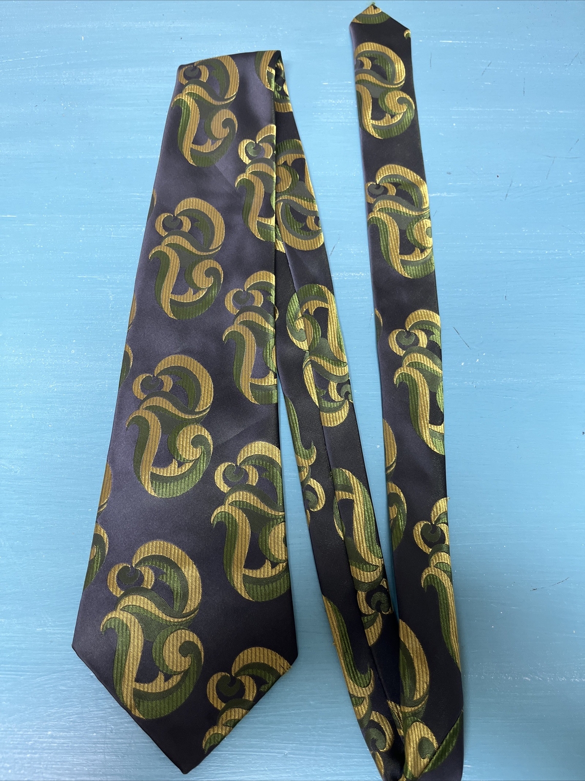 Wembley Men’s Neck Tie For Brown Olive Black Suit. Classic 57-60” Tie