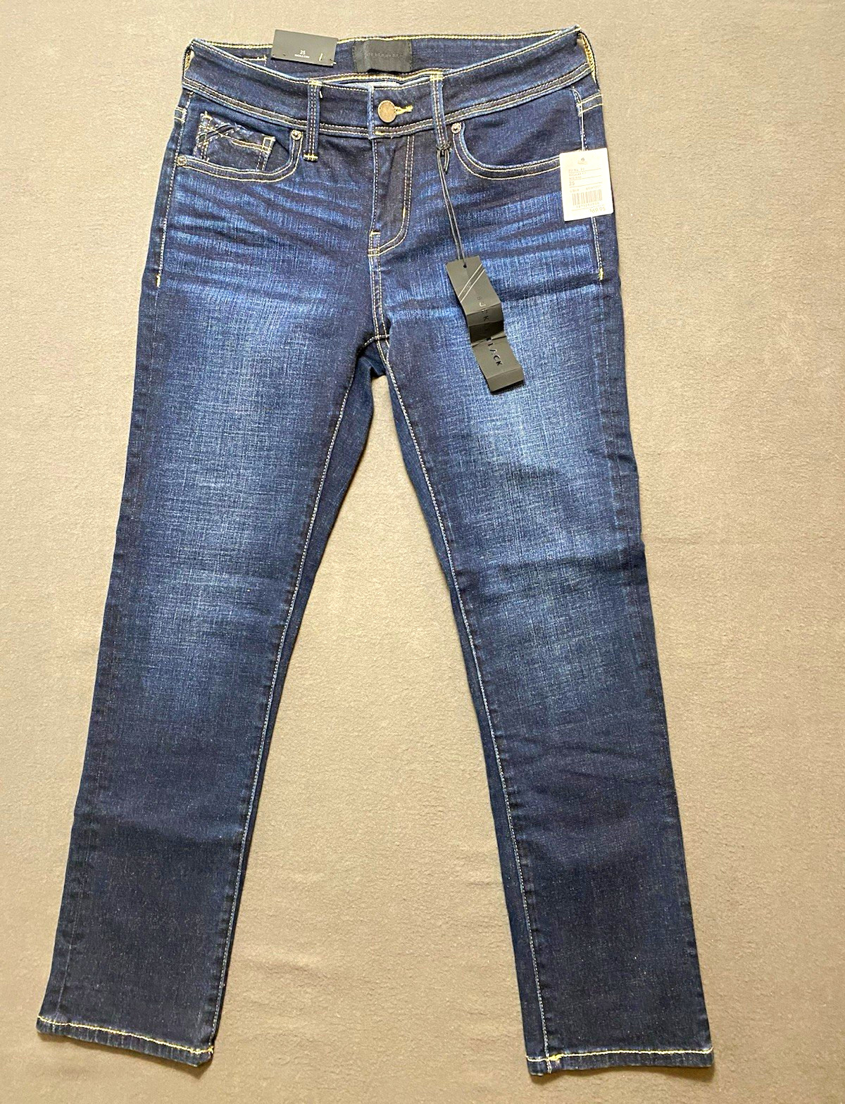 Buckle Black Women’s Dark Wash Straight Jeans Regular Fit Mid Rise 25 NWT