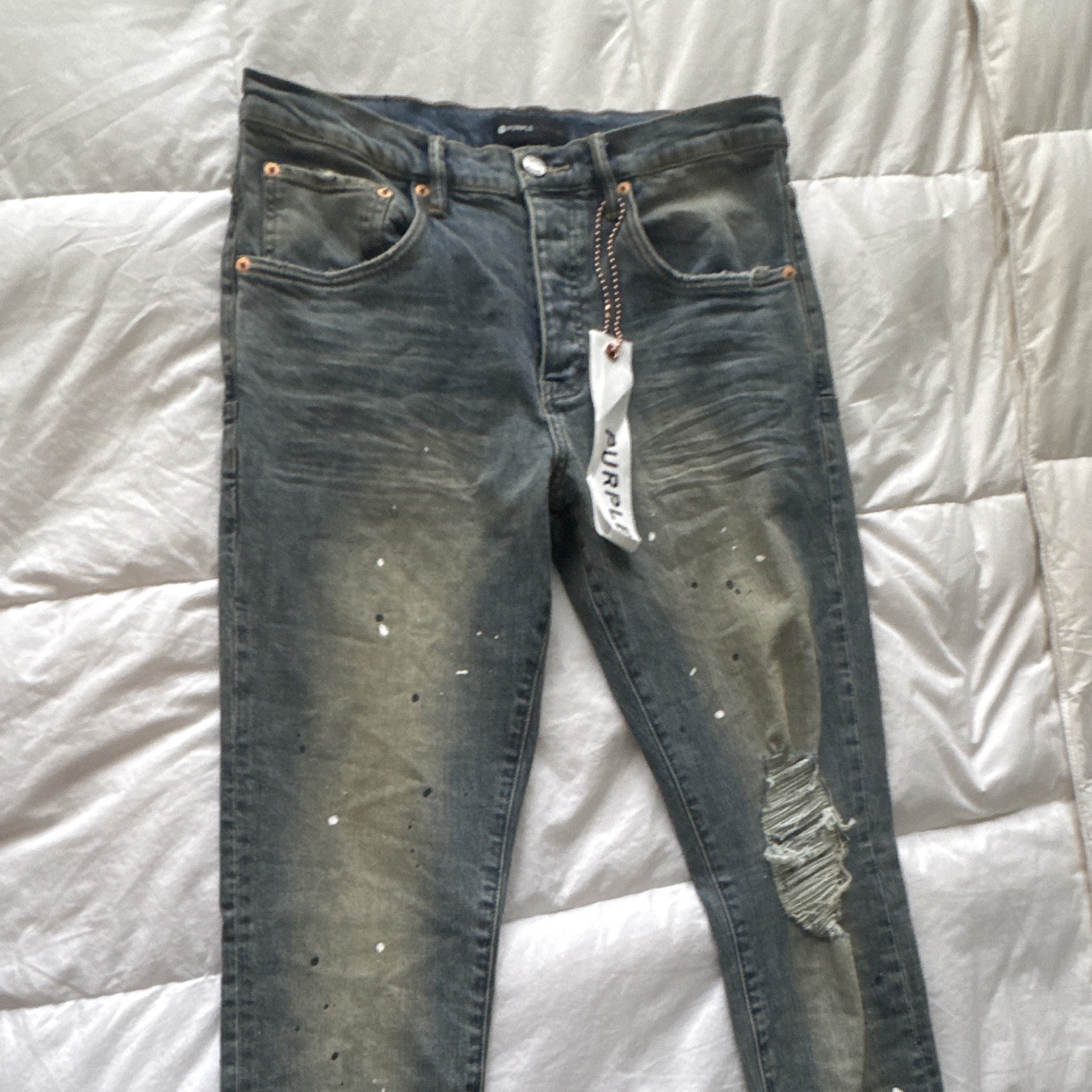 Purple Brand Men’s Gray Distressed Slim Skinny Denim Jeans w/ 5-Pocket Design