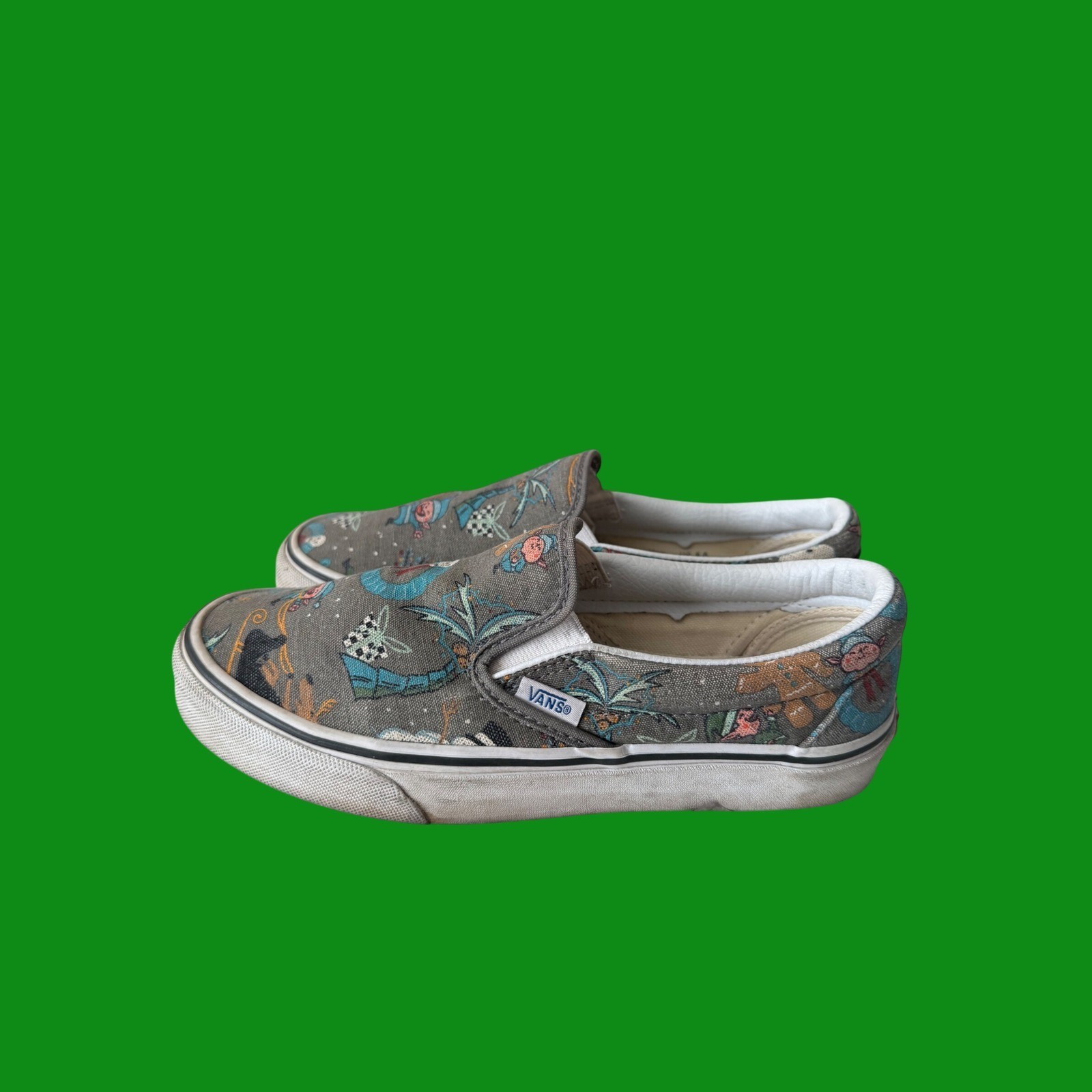 Vans Classic Slip-On Christmas Elves Grey Canvas Shoes Mens 5 Womens 6.5