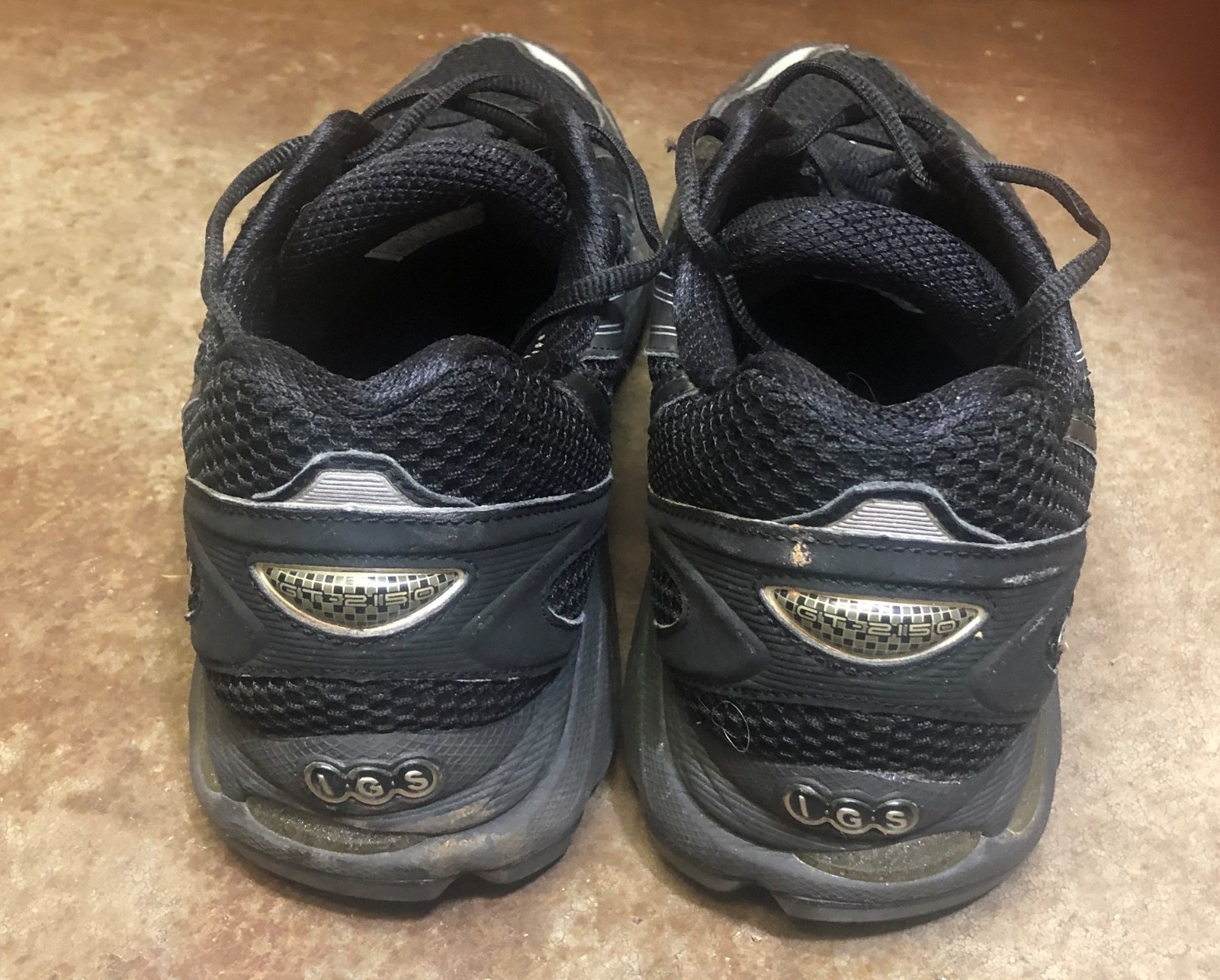 ASICS MEN’S GT-2150 RUNNING SHOES SIZE 11.0 BLACK & SILVER