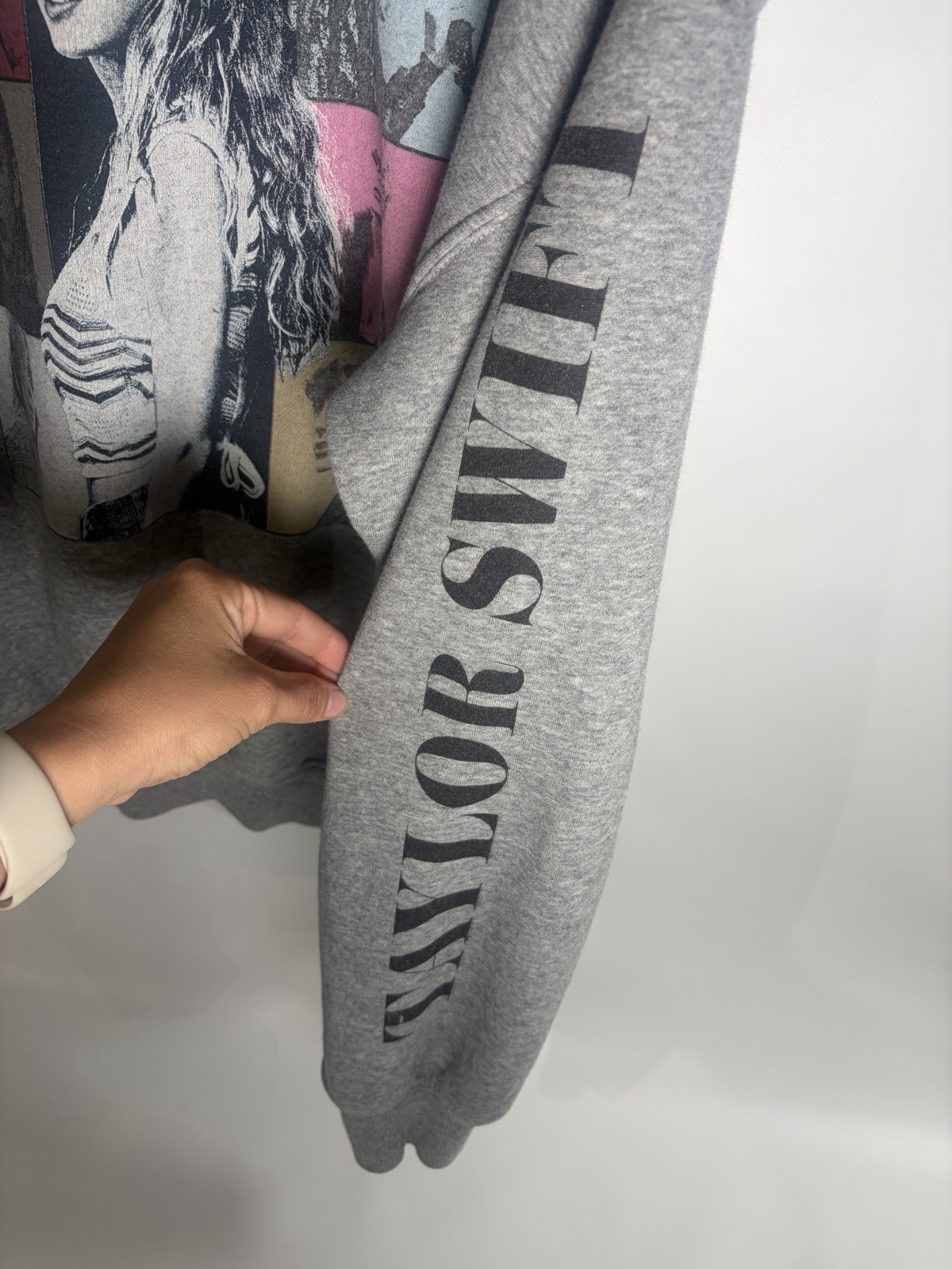 Taylor Swift Eras Tour 1/4 Zip Large Sweatshirt Gray Official Tour Merch Band L