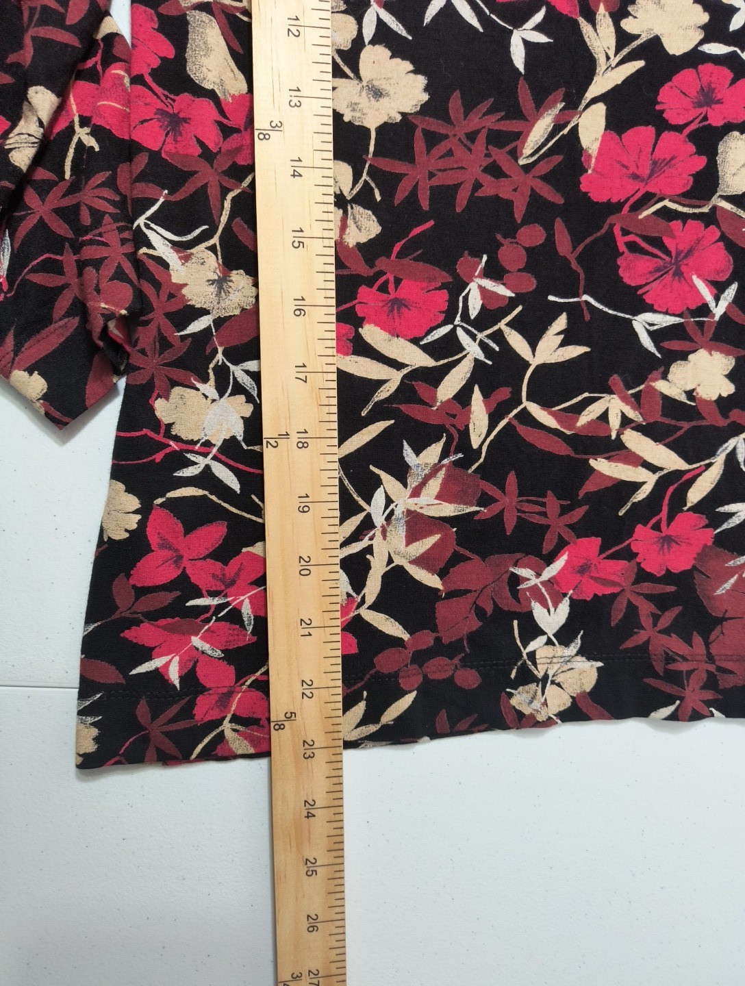 Amber Sun S V-neck 3/4 Sleeve Black Burgundy Pink Floral Top