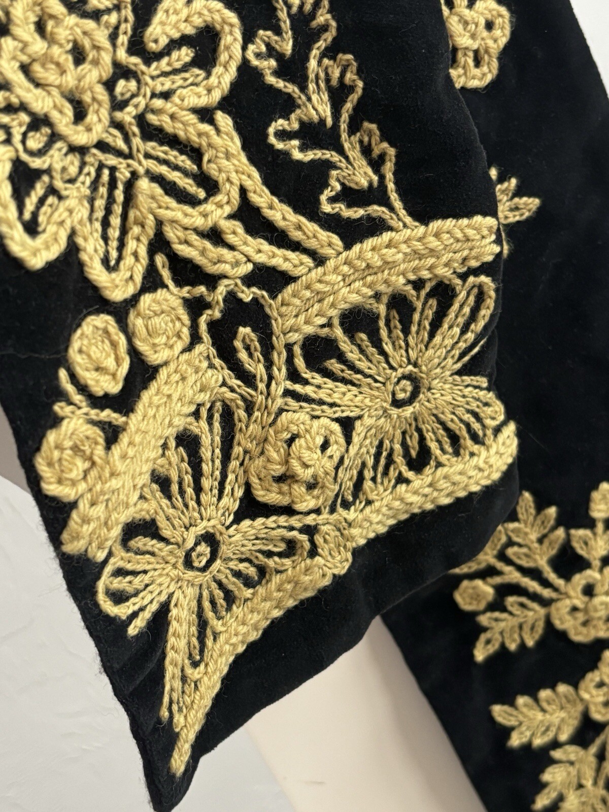 Megan Park England Black Velvet Crocheted Floral Scarf 60″x 6.25″ Made In India!