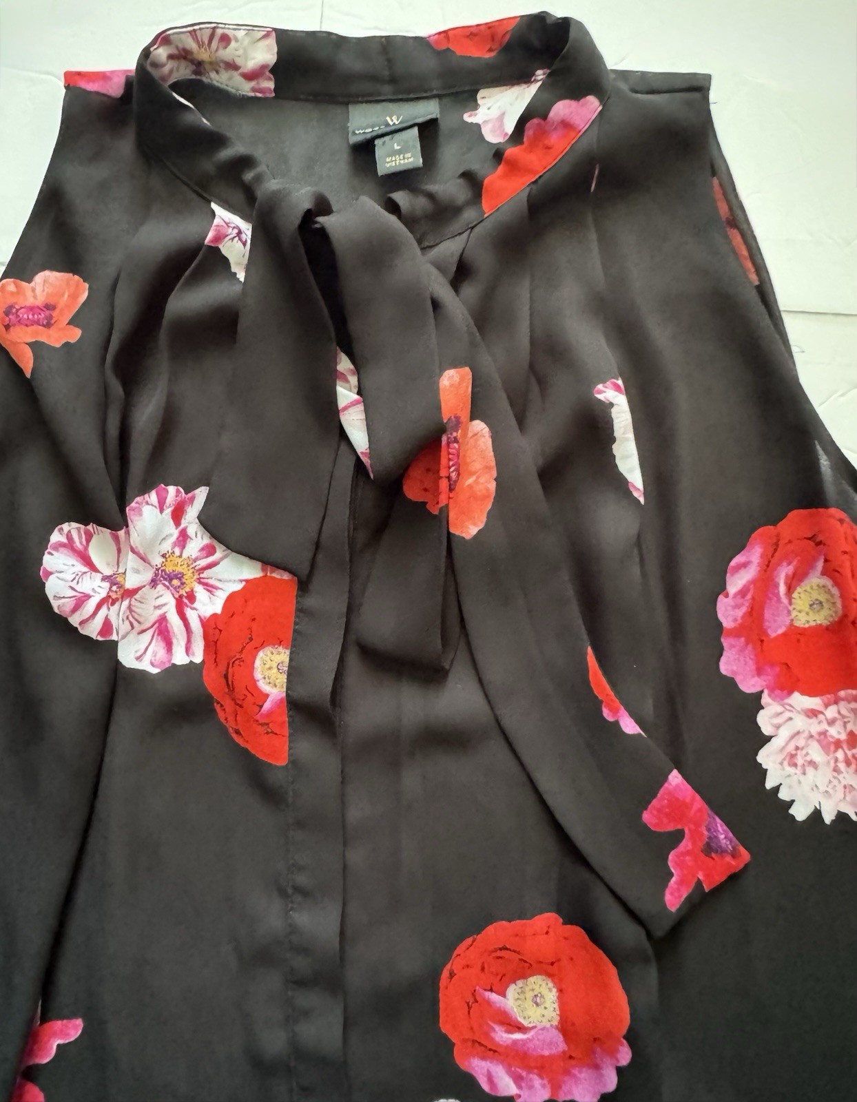 Worthington L Black Floral Tie Neck Sleeveless Blouse Poppy Peony Work Top Shirt