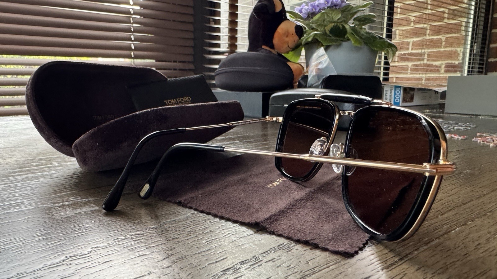 Tom Ford Huck TF665 01E Sunglasses Black/Gold Brown Lenses 58-17 145 w/ Case
