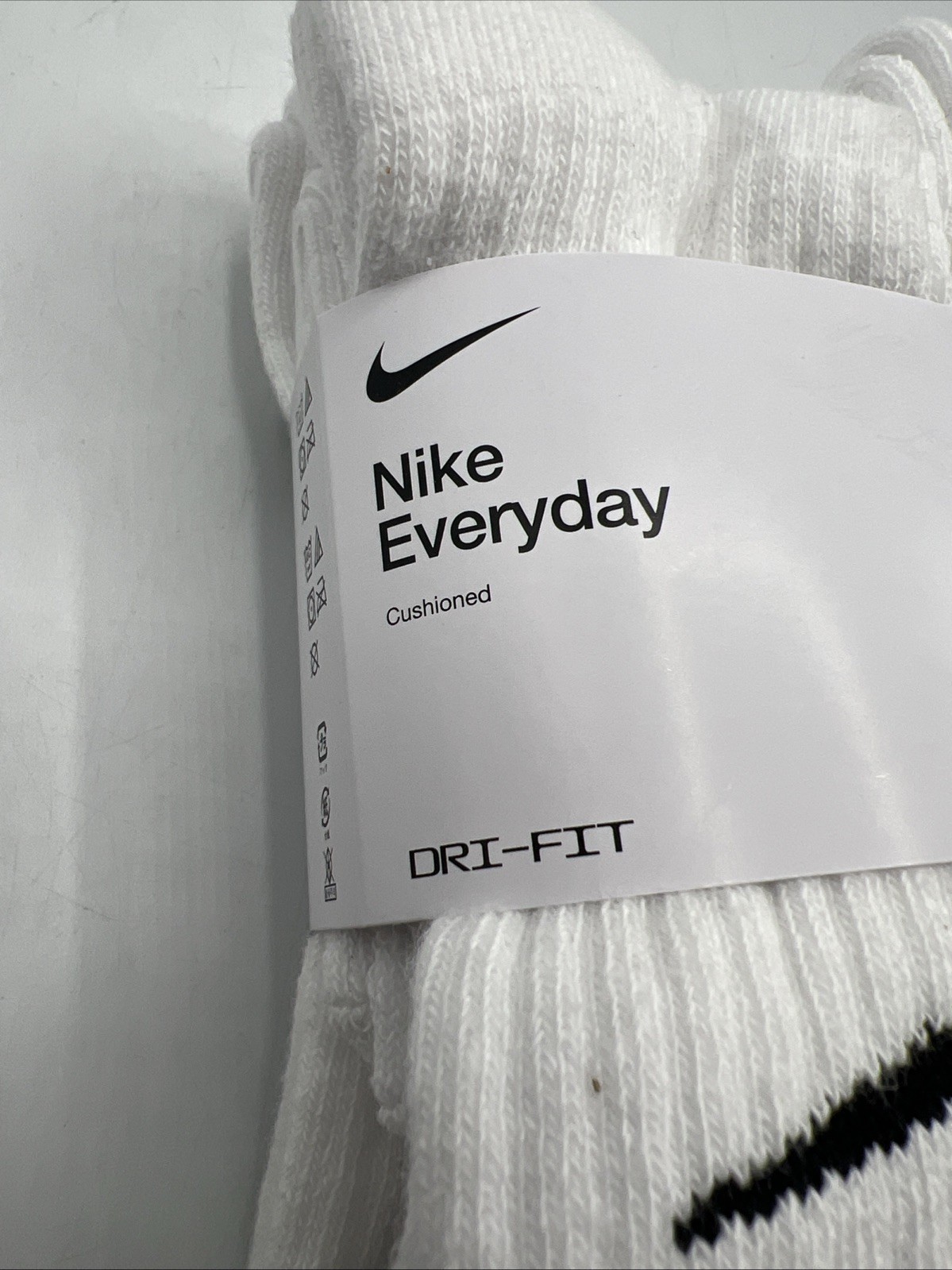 Nike Everyday Socks Cushioned Socks Youth Size 3Y-5Y White 6 Pack Crew Socks New
