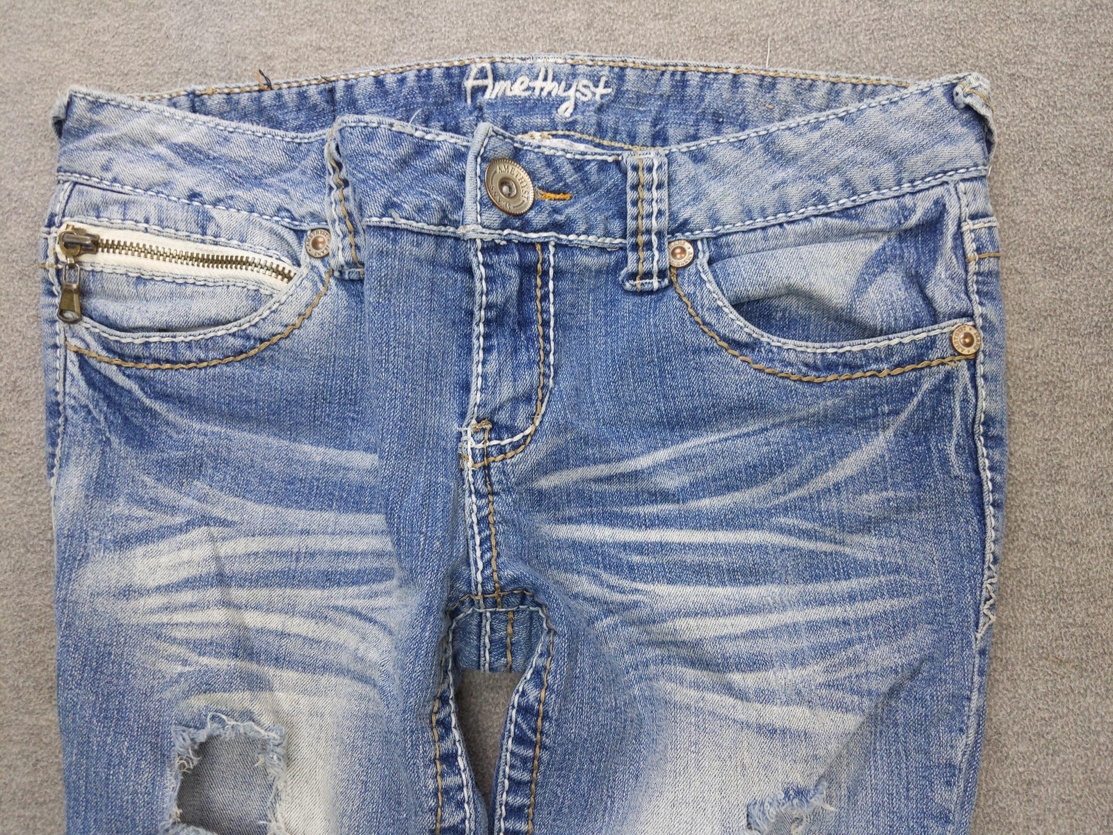 Amethyst Jeans Juniors 9 Blue Low Rise Bootcut Distressed Embroidered Denim