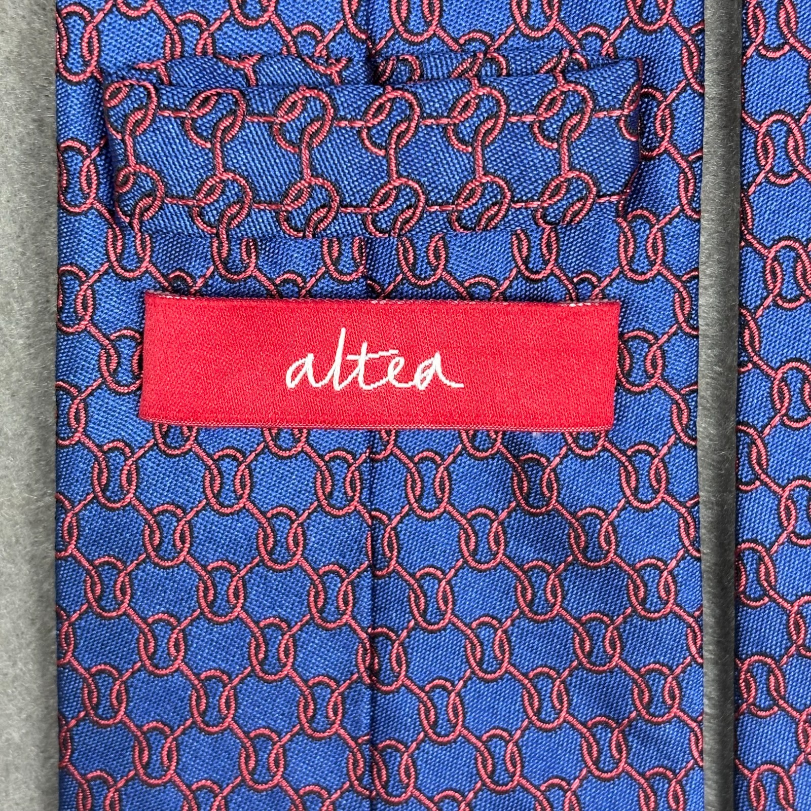 Altea Blue Red Chain Link Geometric Silk Tie Made Italy Woven Designer 3.25″