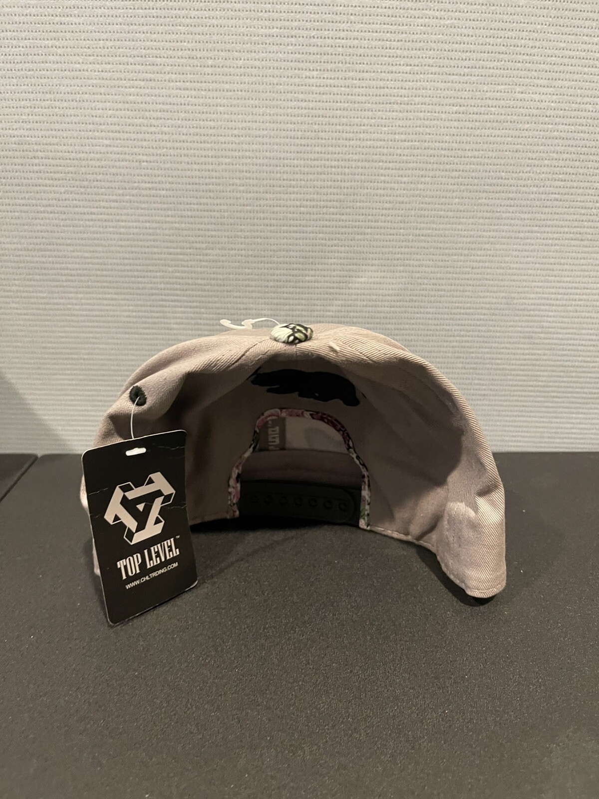Top Level Mens California Republic Bear Snapback Cap Hat (Grey Flower)