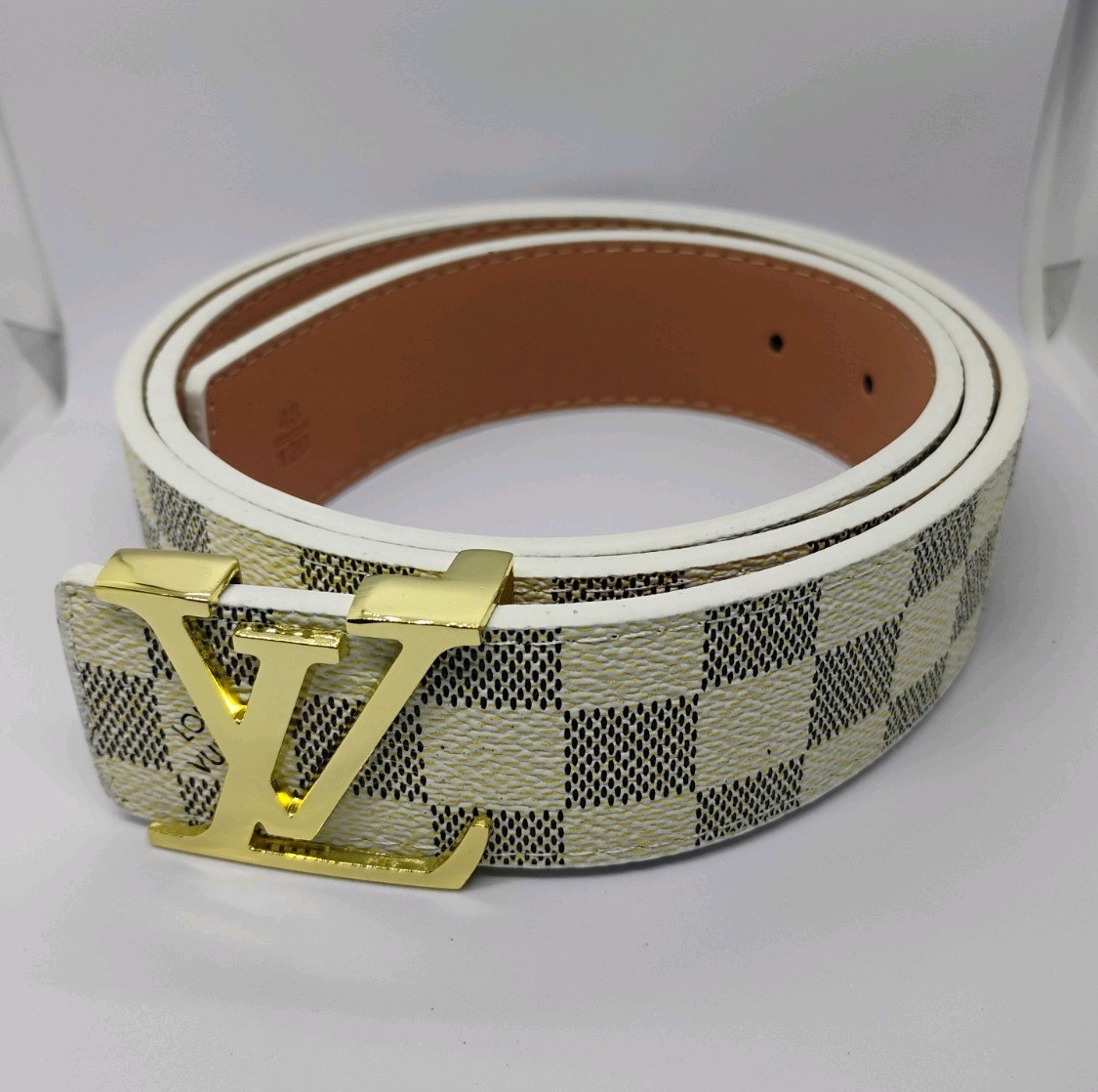 Louis Vuitton Men’s white gold Buckle 120cm Size 32-36 waist