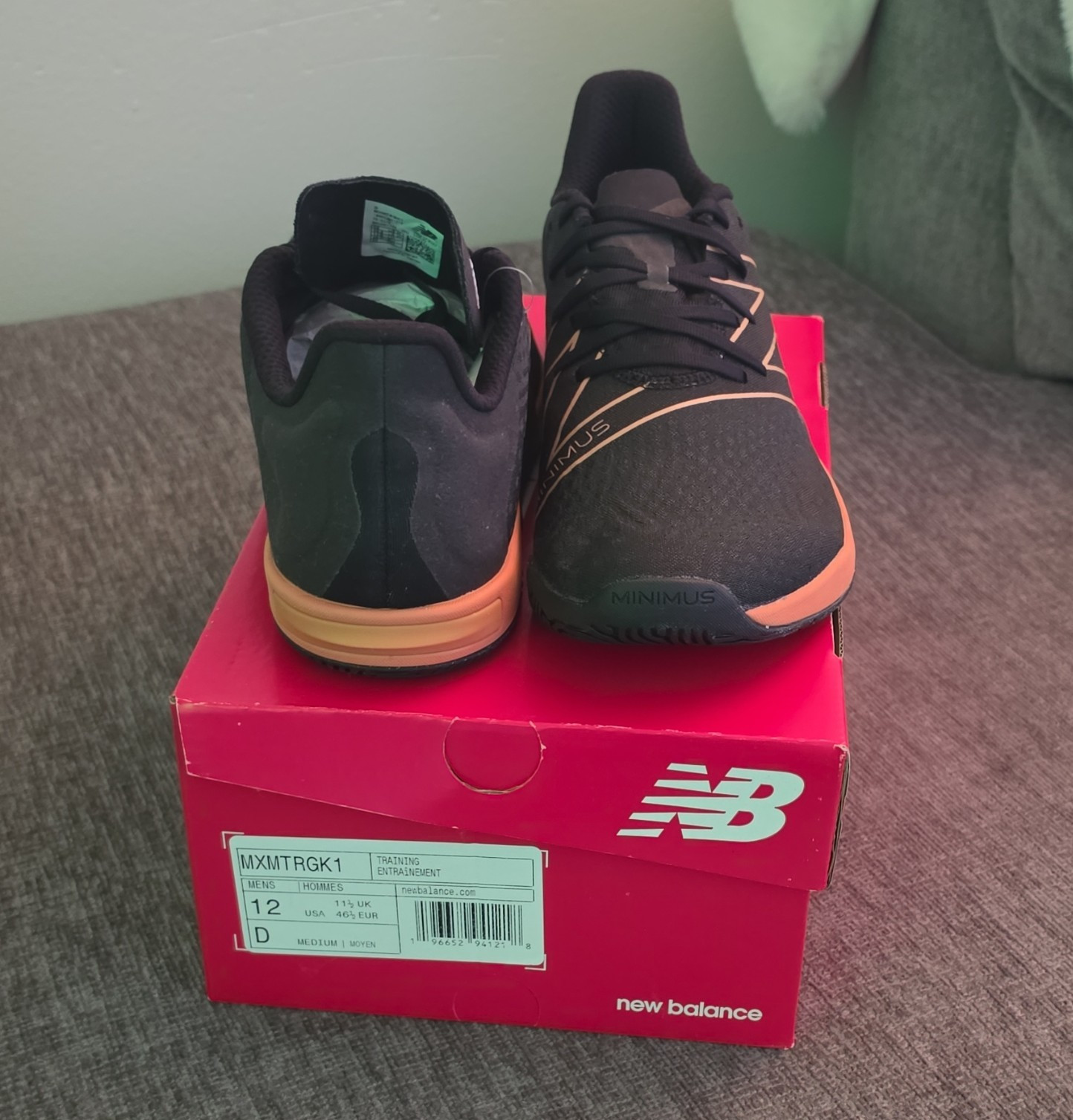 New Balance Minimus Men’s Black/Tan Low Top Lace-Up Sneakers MXMTRGK1