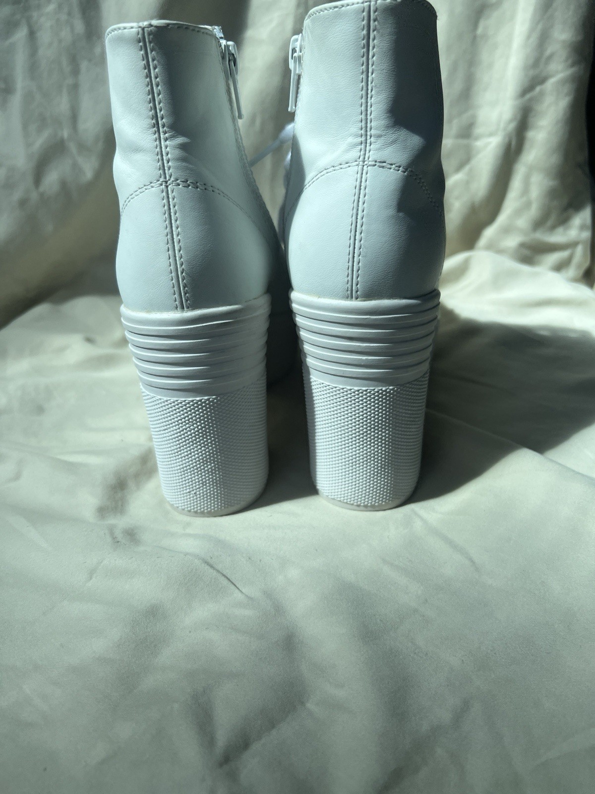 BC White Lace-Up Side Zip Ankle Bootie Round Toe Lined US 9 EU 39 UK 6