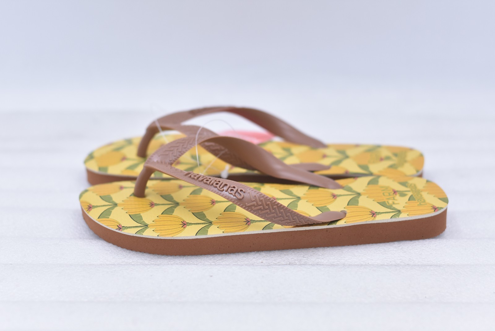 Womens Havaianas Dragon Slim Flip-Flops Sandals – Rust Size 7/8 (EU 37-38)