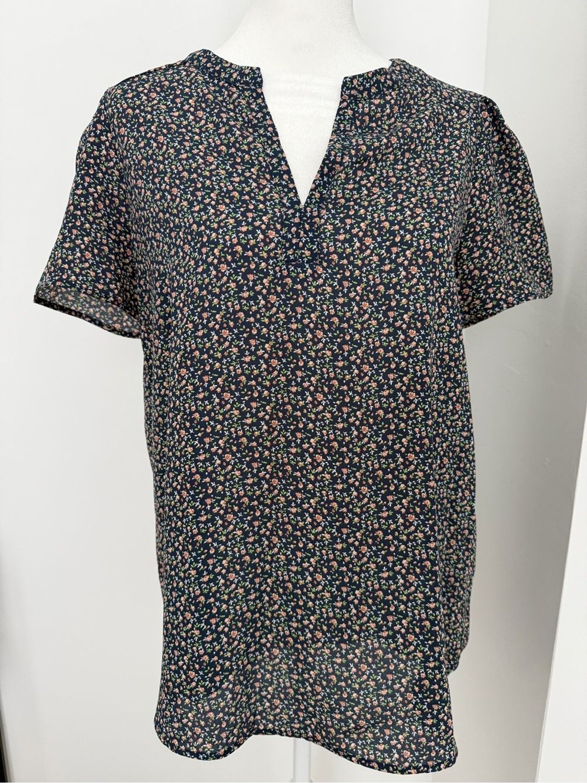 Pleione Women’s Navy Floral Split-Neck Short-Sleeve Shirt