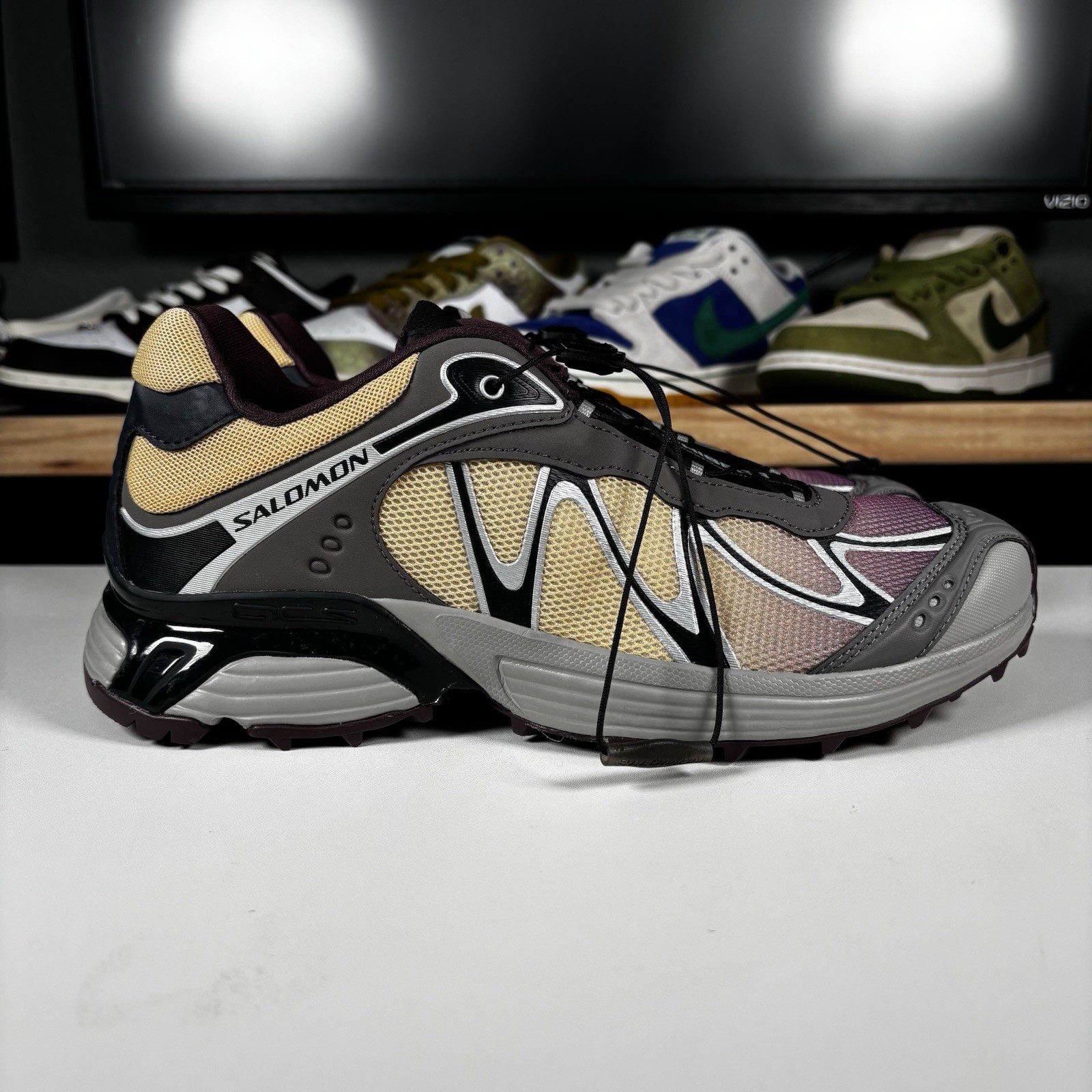 Sz 9 Salomon XT-Whisper Dark Gull Gray Sahara Sun Huckleberry *SAMPLE*