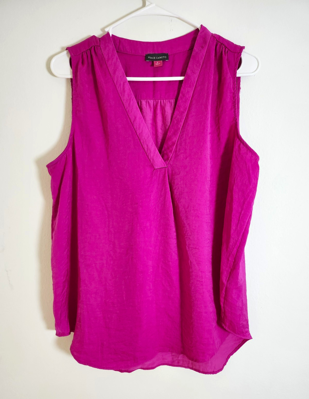 Vince Camuto Women’s Pink Satin Pleated V-Neck Sleeveless Blouse L