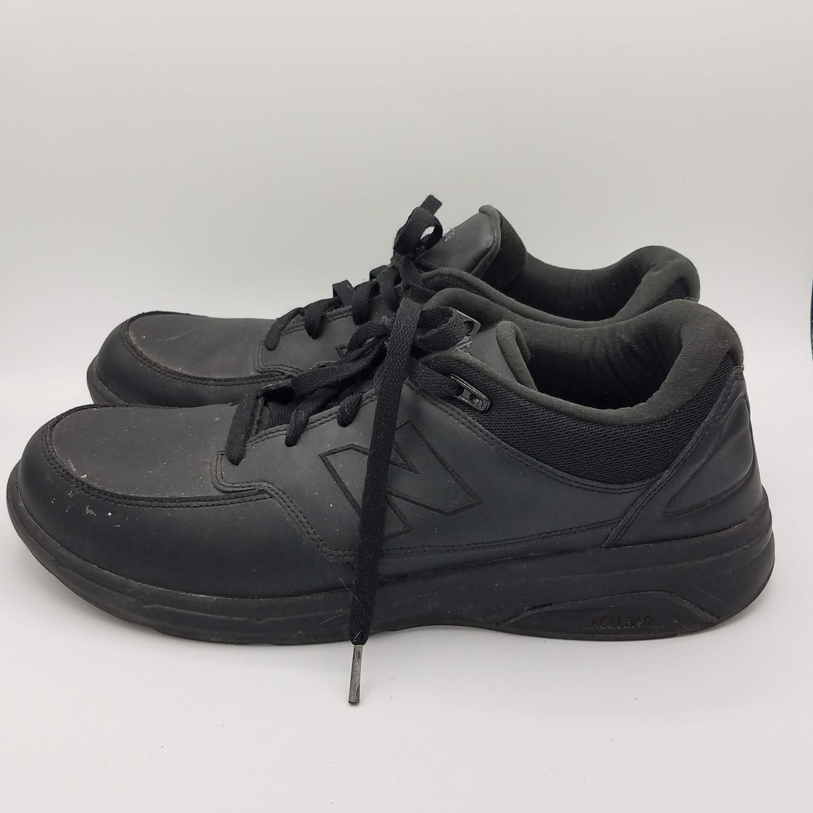 New Balance 813 Men’s Walking Shoes Black Leather MW813BK 11.5 D