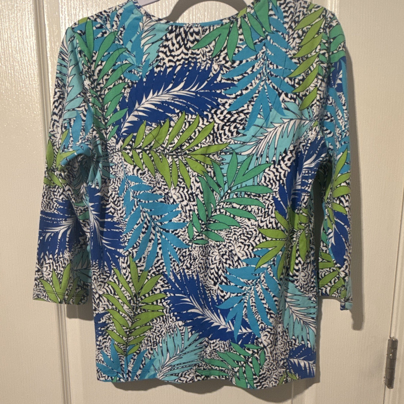 Ruby Rd. Favorites Blue/Green/White Floral V-Neck 3/4 Sleeve Knit Top M