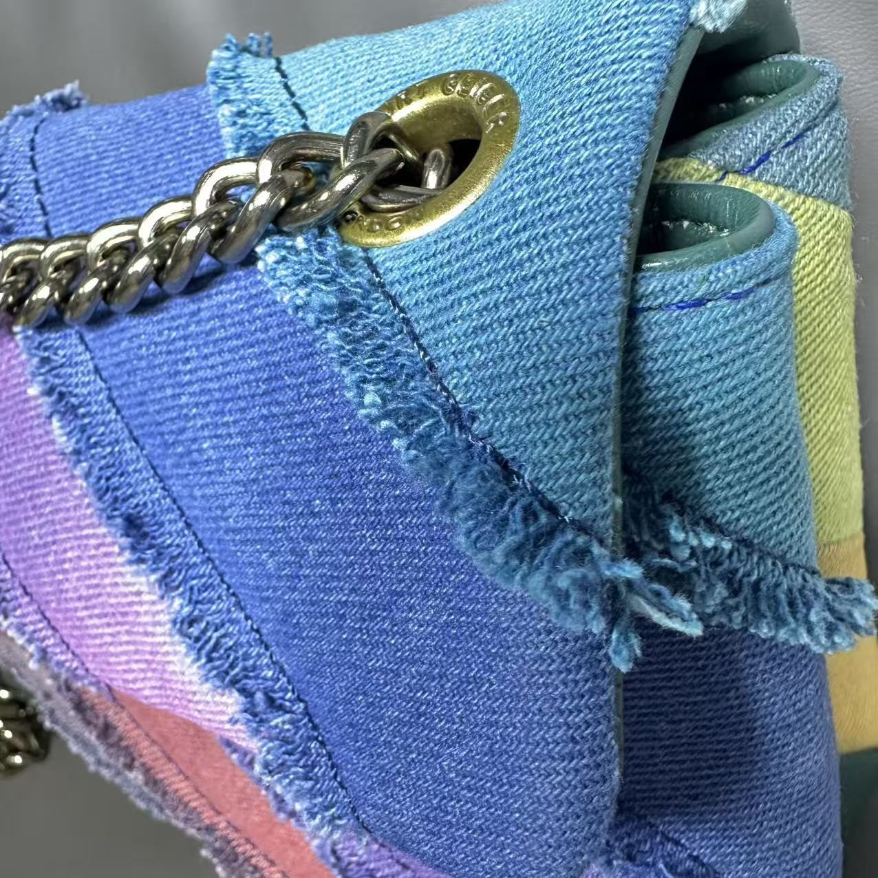 Kurt Geiger London Rainbow Patchwork Crossbody Bag Frayed Eagle 21×8×15 cm