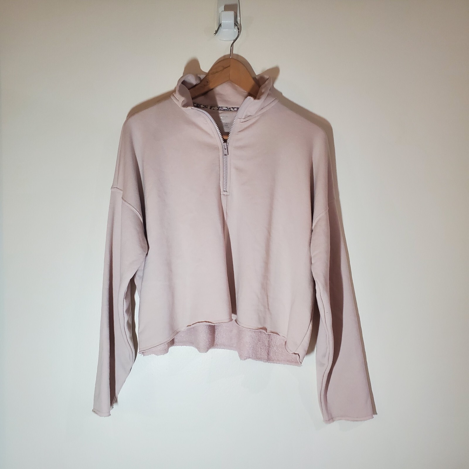 Aerie Cropped 1/4 zip sweatshirt size Medium / beige, neutral / RN54485/CA03873