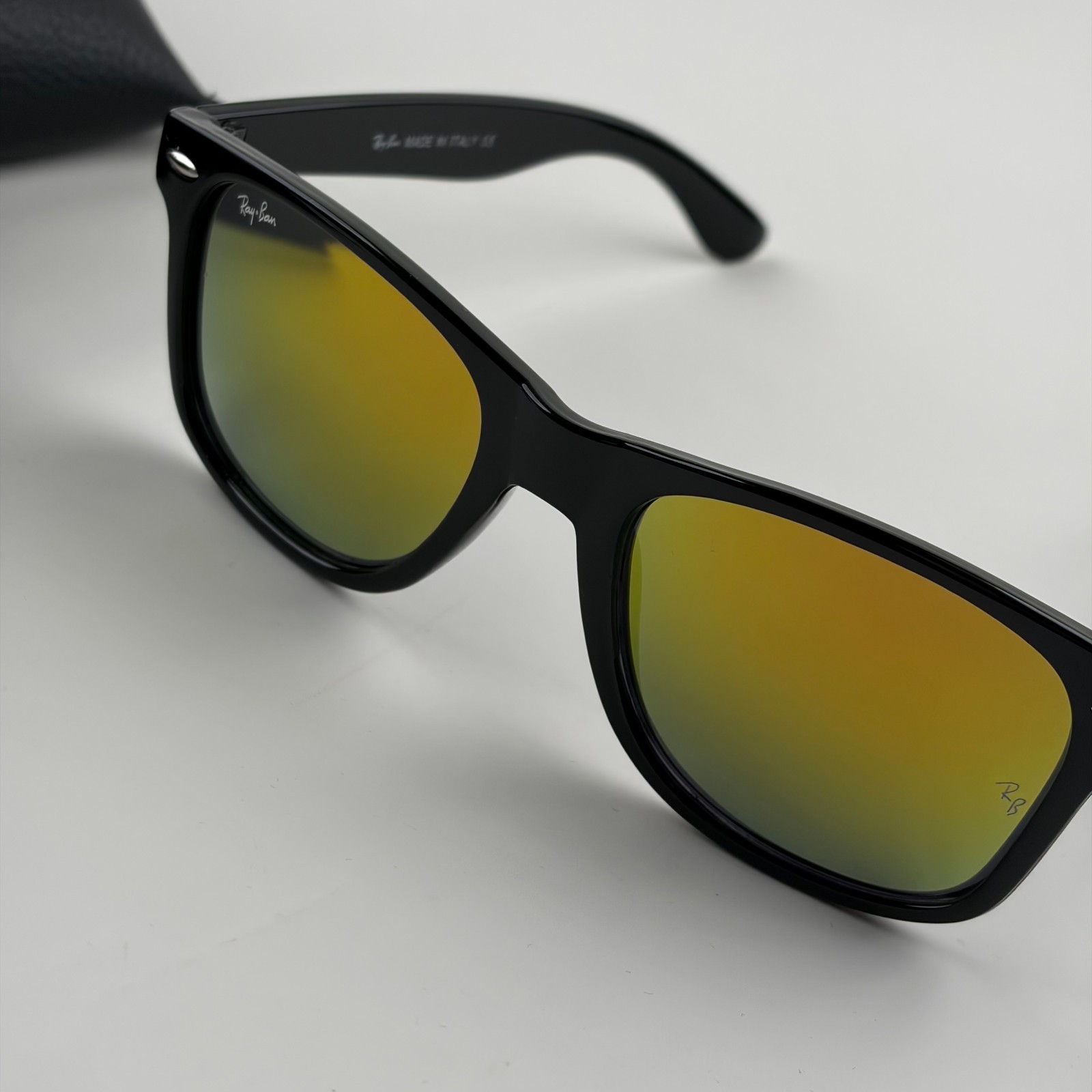 New In Box – Ray-Ban Polarized RB2140 Black Green Sunglasses Full Set
