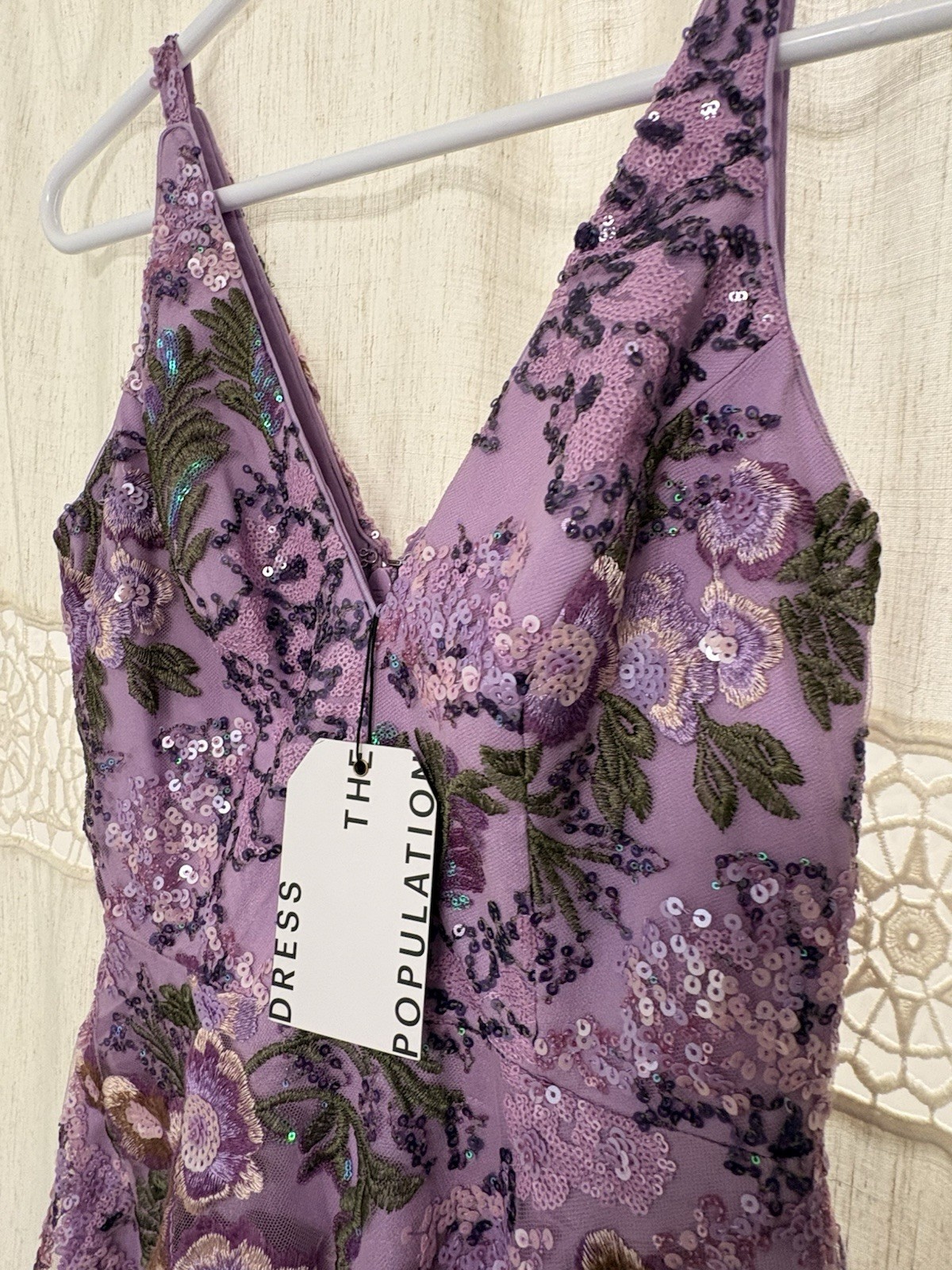 Dress the Population Purple Floral Sequin Embroidered Mesh V-Neck Midi XS