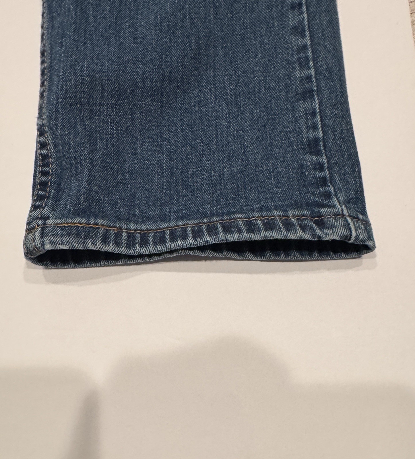 Levi’s 505 Regular Fit Straight Leg Jeans Mens Medium Wash Blue Denim Cotton