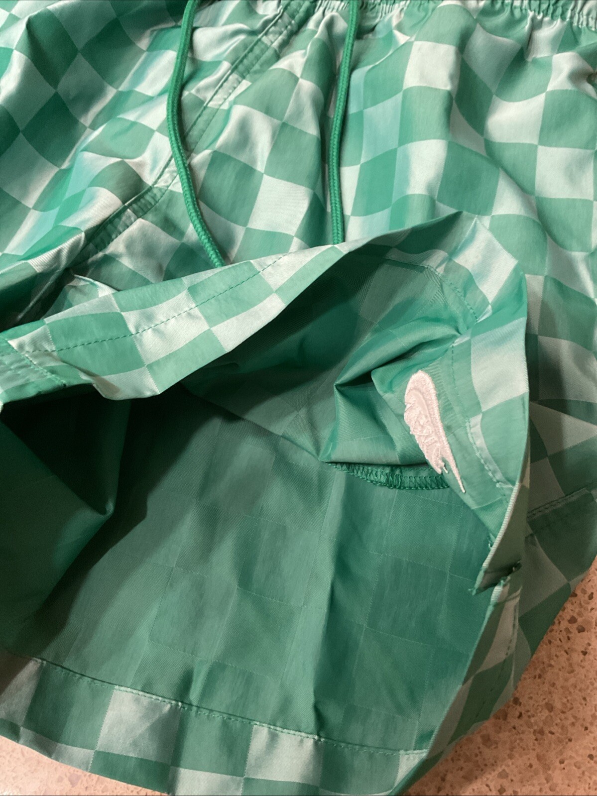 Nike Shorts Checkered Club Flow Casual Athletic Sz Small Green FN3098-365 New