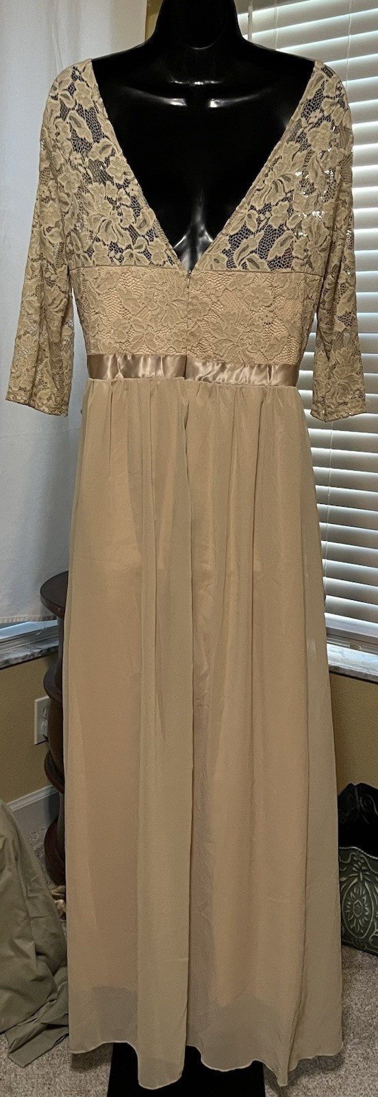 Bridal Mother Bride MOB Dress Evening Party Wedding Elegant Soft Lace V-neck