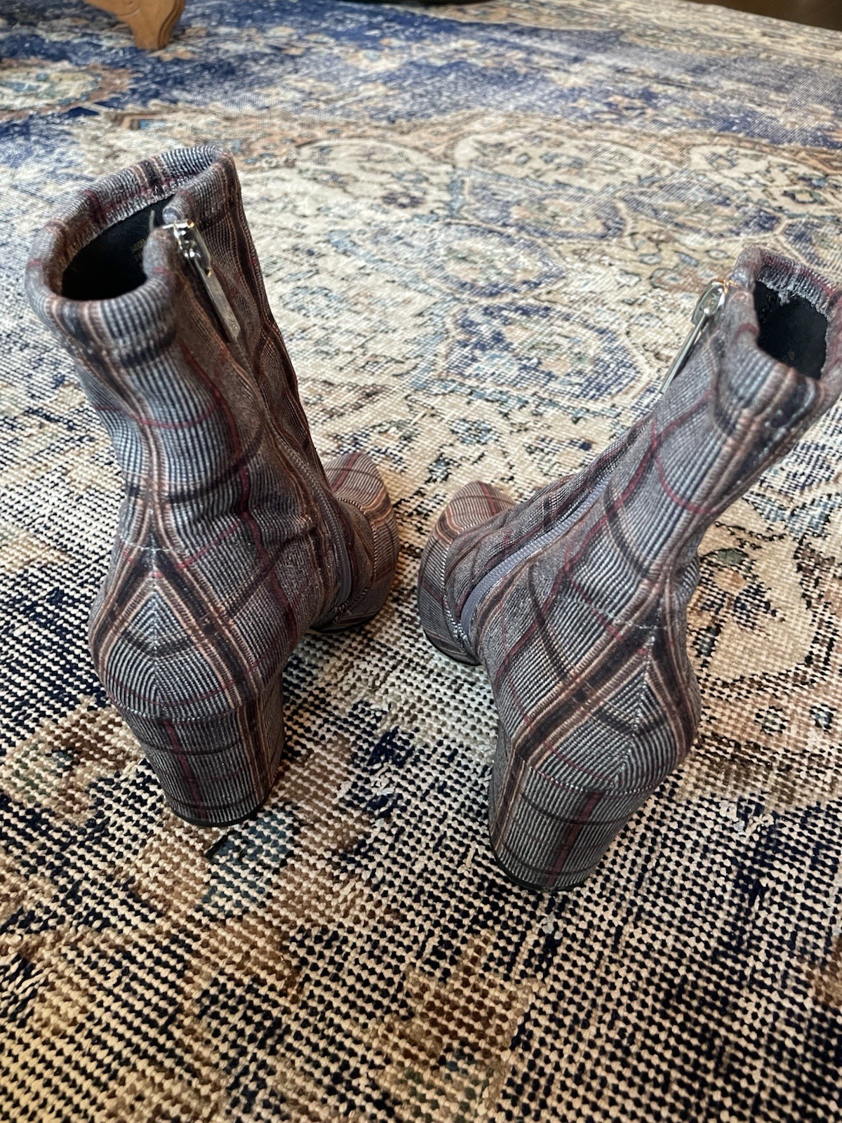 Jessica Simpson JS HENDRIA Plaid Ankle Boots Pointed Toe Block Heel Zip US 8.5M