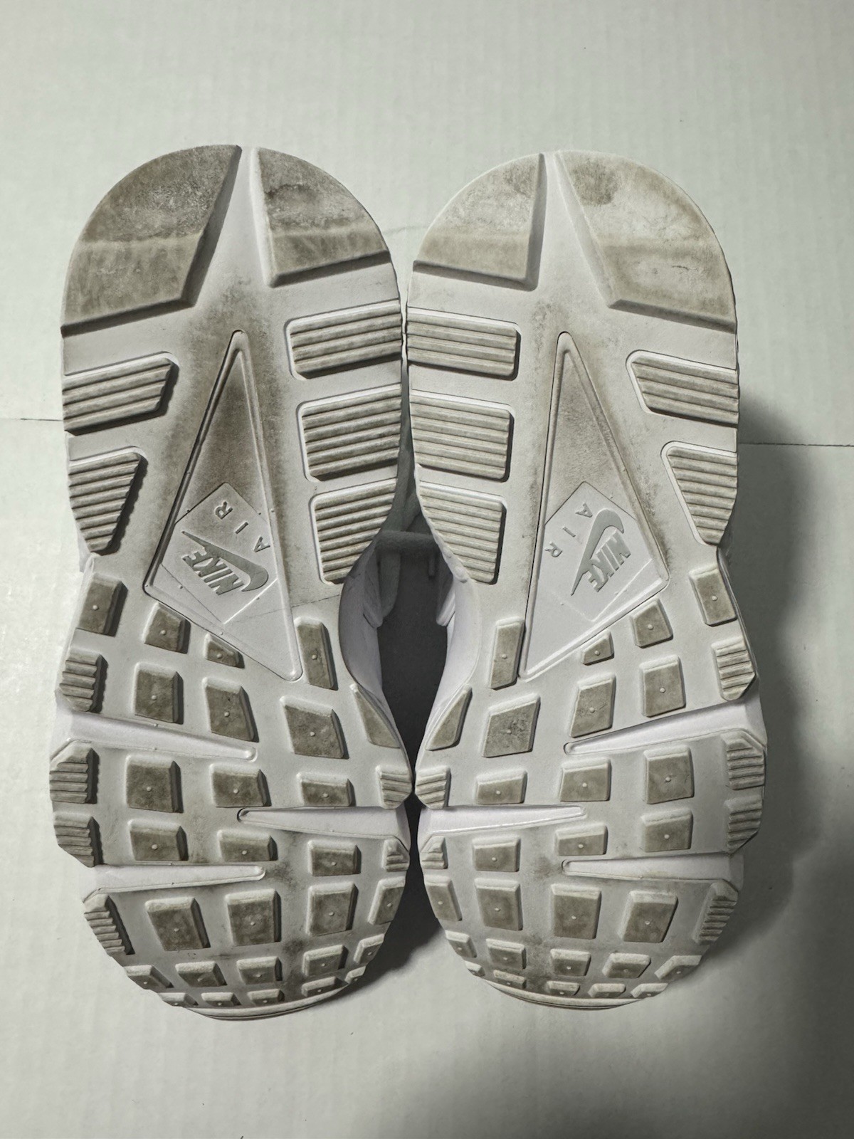 Nike Air Huarache Triple White Women’s Size 8
