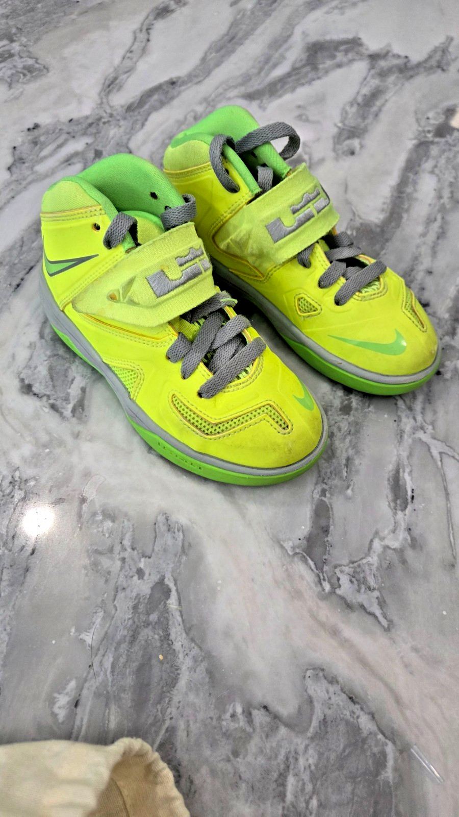 Nike LeBron Soldier High Top Electric Yellow sneaker kids boys 12C