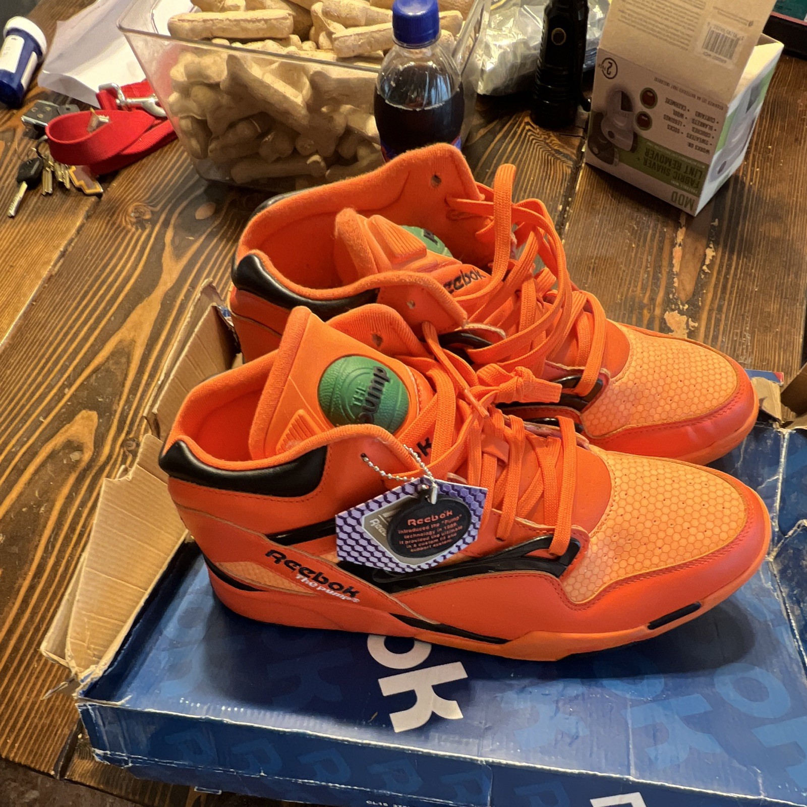 Reebok Pump Omni Lite Mid Top Glow in the Dark Orange/Black Lace-Up Men