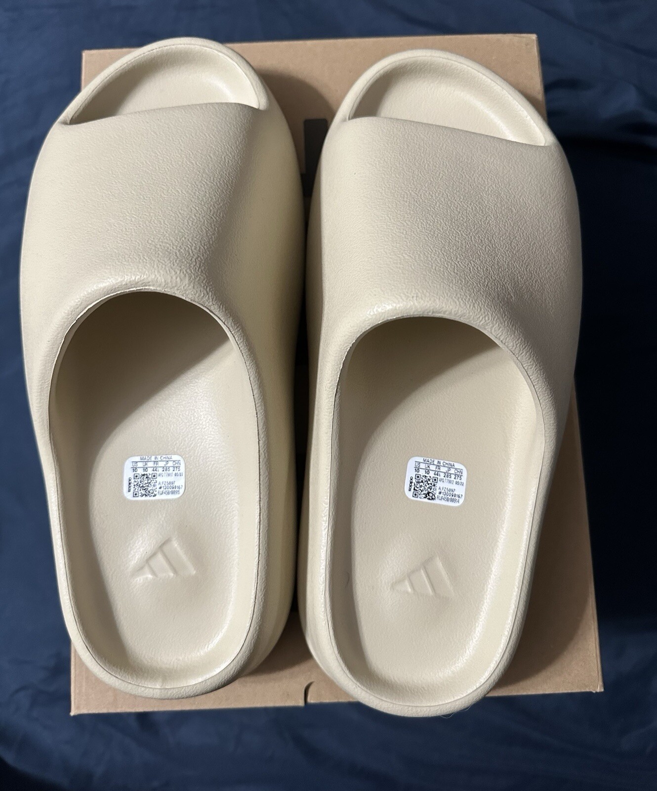 Yeezy Slide Bone FZ5897