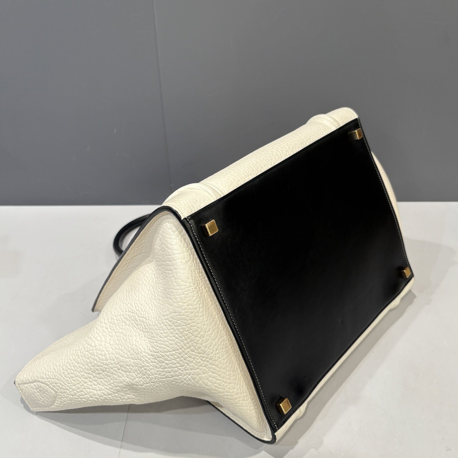 Celine Medium Luggage Phantom White Black Grained Calfskin (kr050526a6)